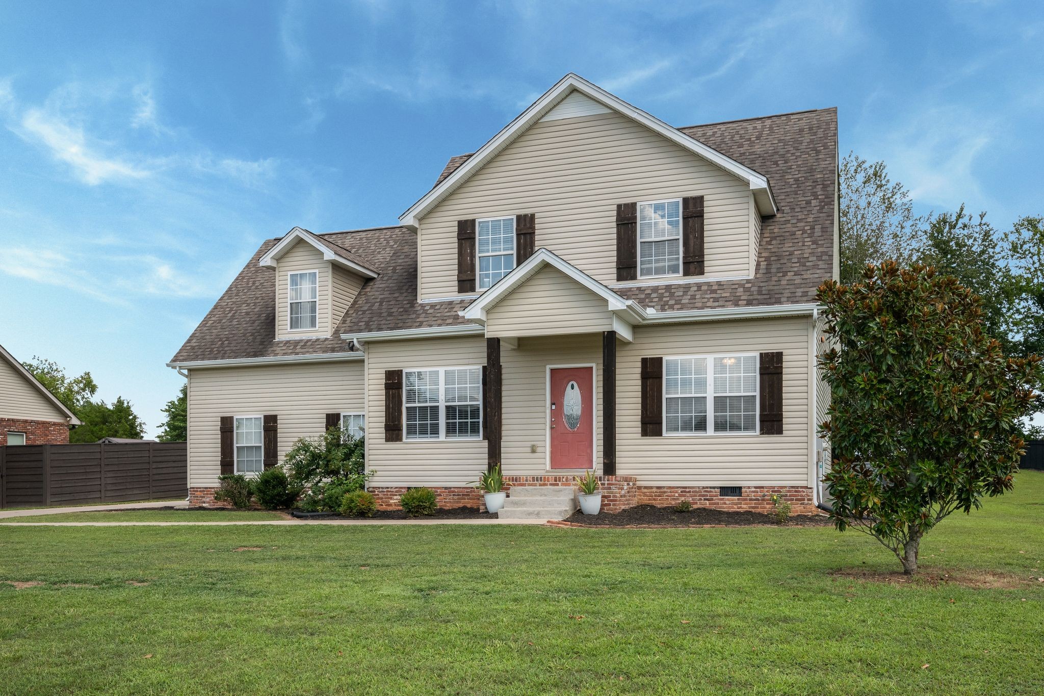 1248 Leaf Ln