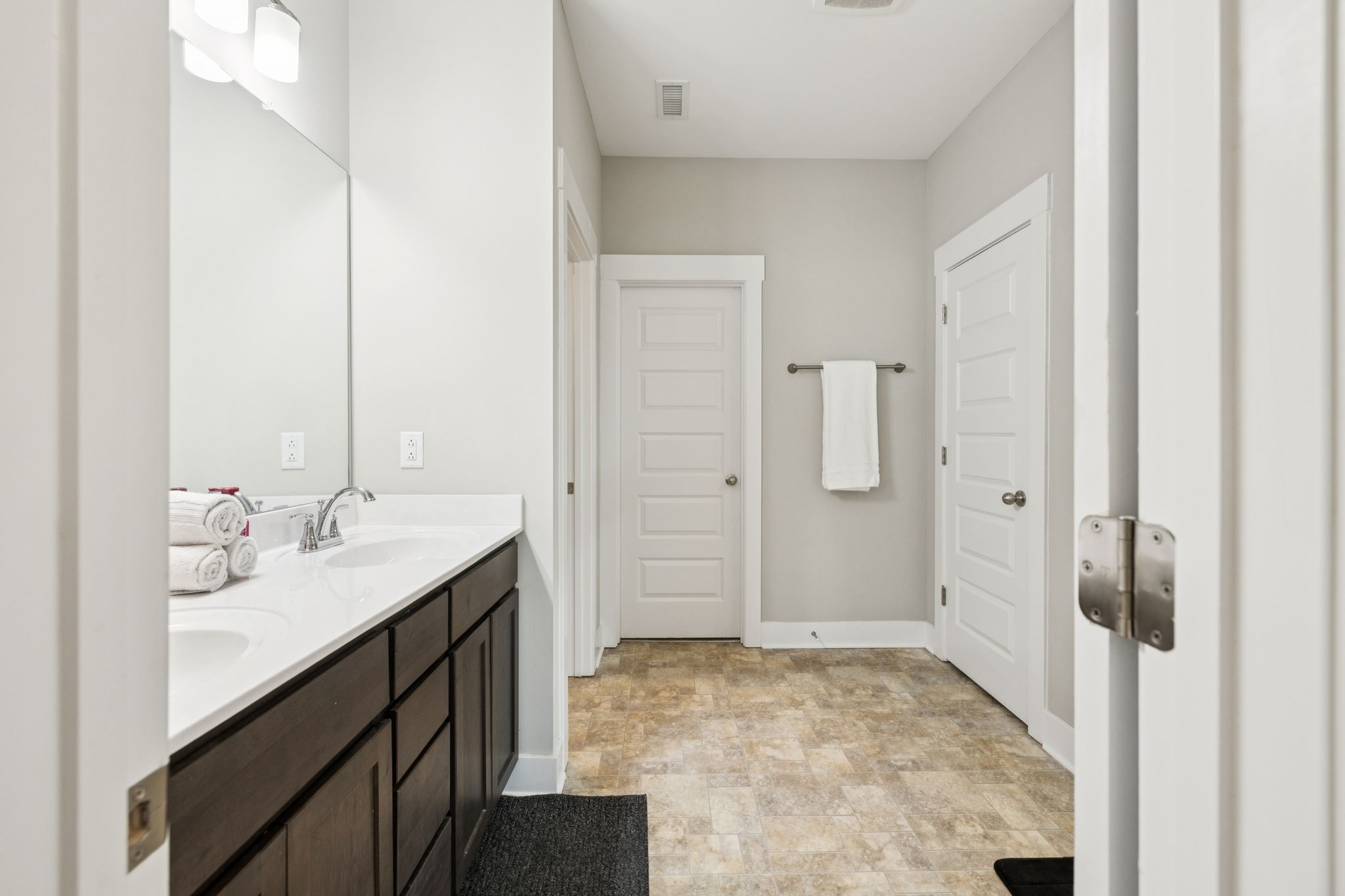 Murfreesboro, Tennessee 37127, United States, 4 Bedrooms Bedrooms, ,4 BathroomsBathrooms,Residential,Active,153681