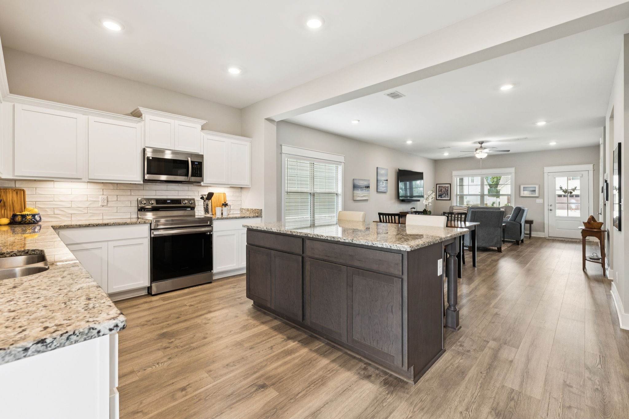 Murfreesboro, Tennessee 37127, United States, 4 Bedrooms Bedrooms, ,4 BathroomsBathrooms,Residential,Active,153681