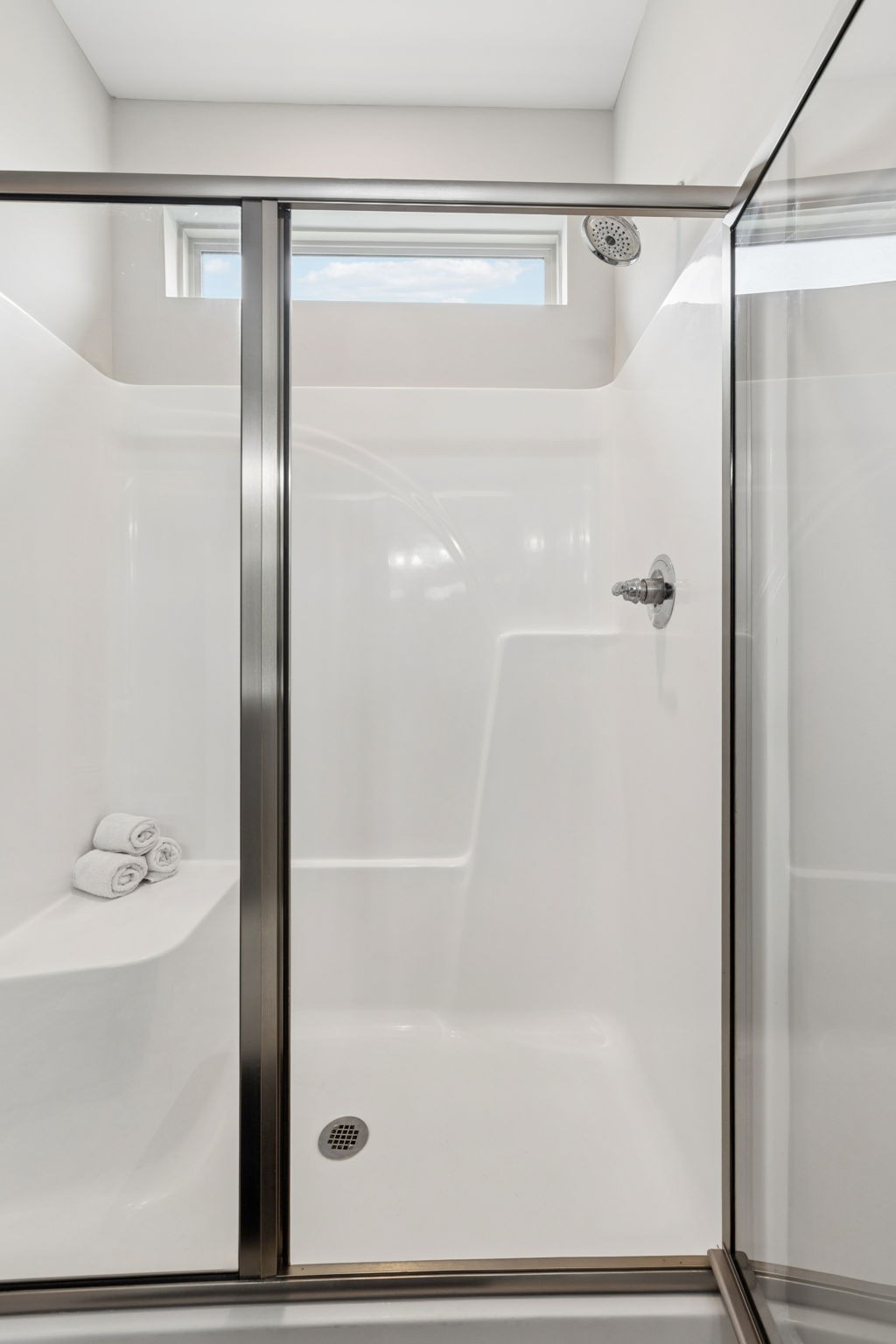 Murfreesboro, Tennessee 37127, United States, 4 Bedrooms Bedrooms, ,4 BathroomsBathrooms,Residential,Active,153681