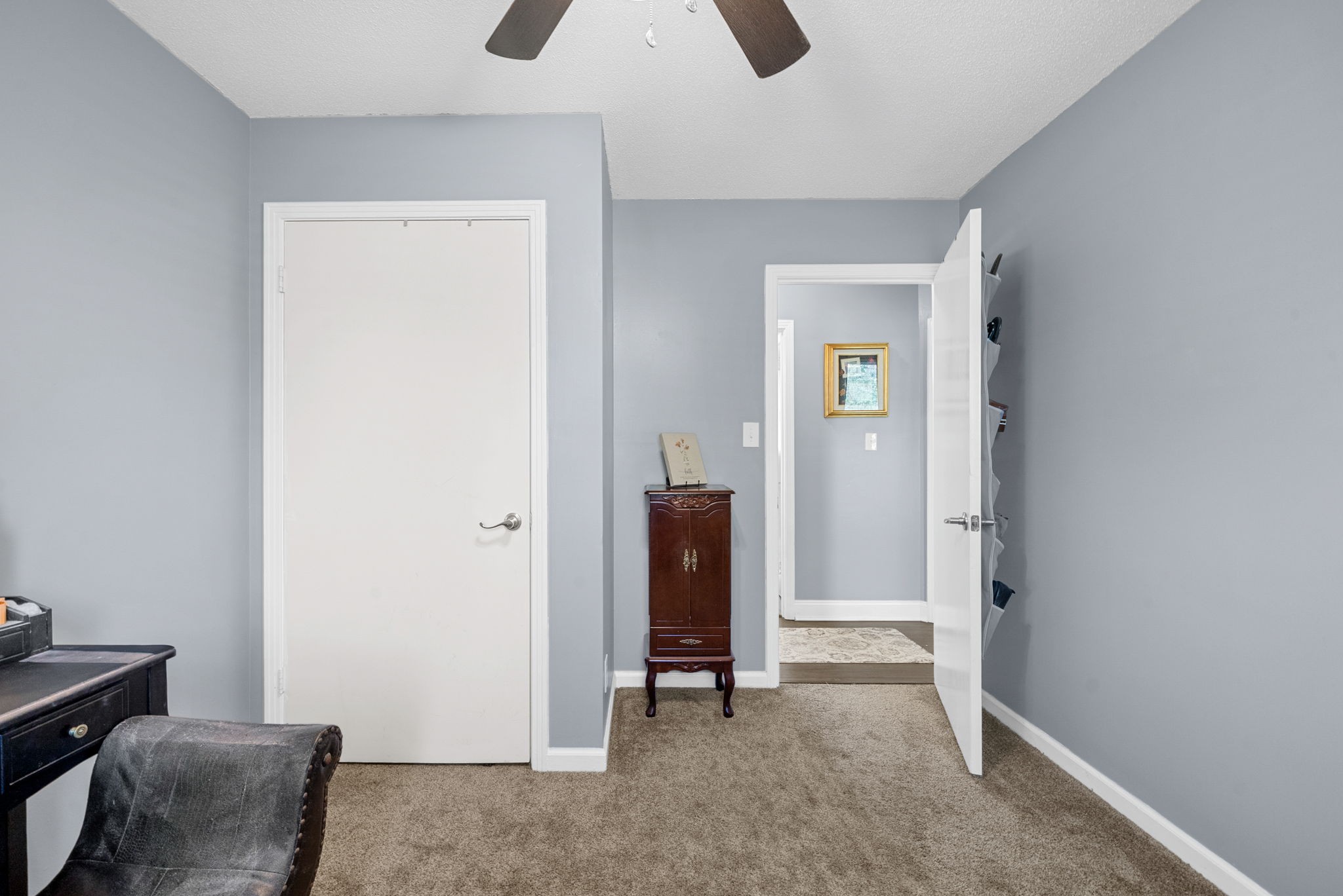 Clarksville, Tennessee 37040, United States, 3 Bedrooms Bedrooms, ,2 BathroomsBathrooms,Residential,Active,221670