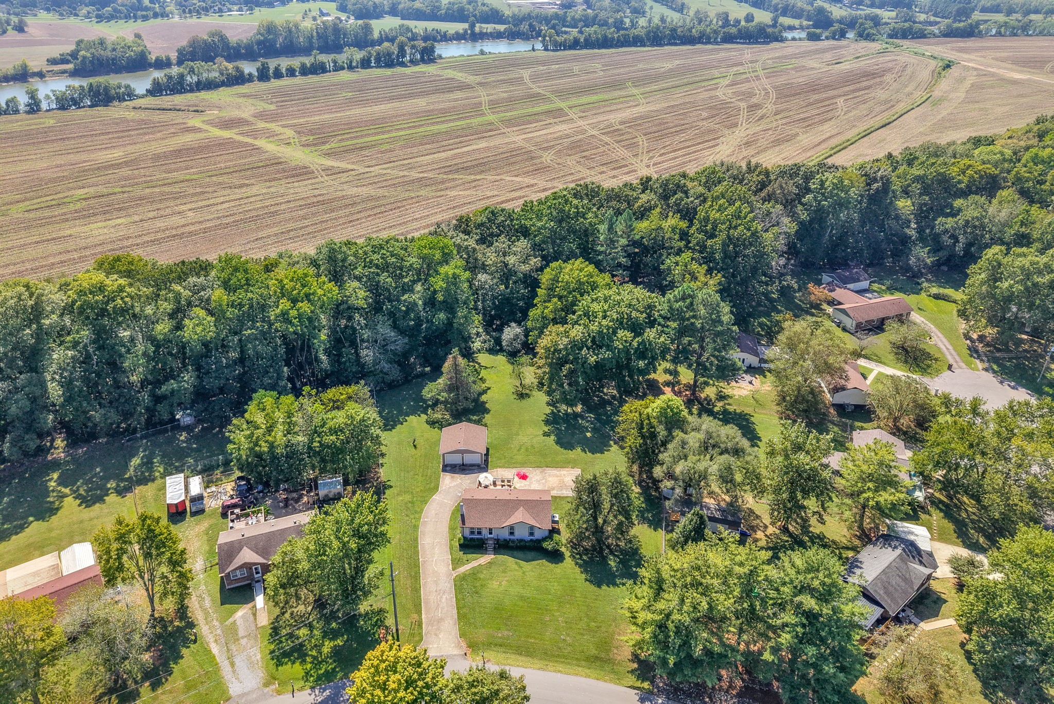 Clarksville, Tennessee 37040, United States, 3 Bedrooms Bedrooms, ,2 BathroomsBathrooms,Residential,Active,221670