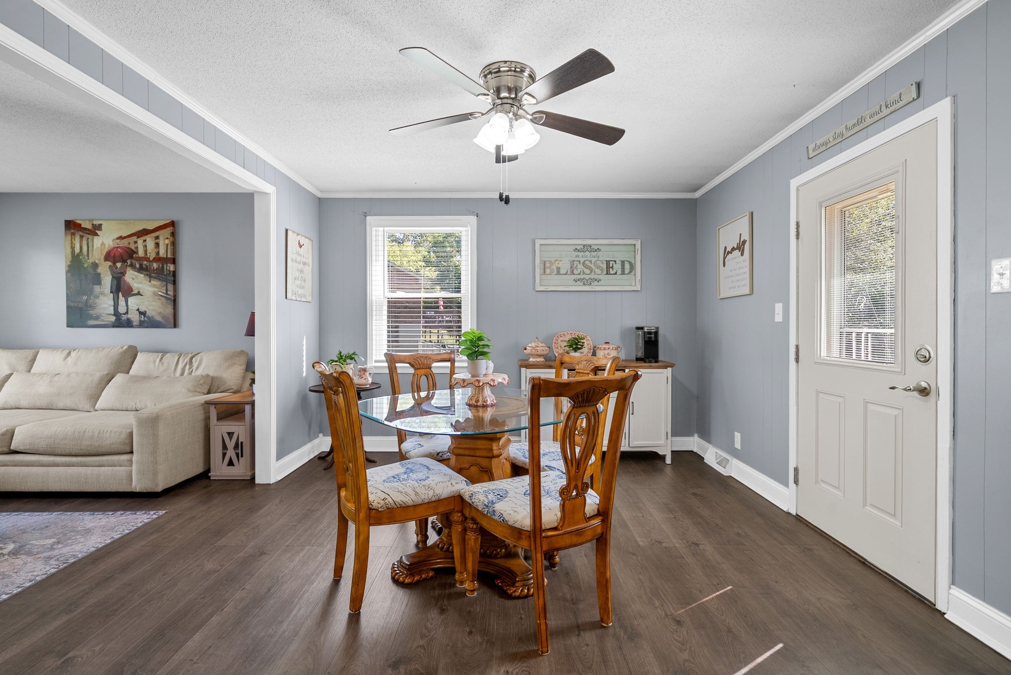 Clarksville, Tennessee 37040, United States, 3 Bedrooms Bedrooms, ,2 BathroomsBathrooms,Residential,Active,221670