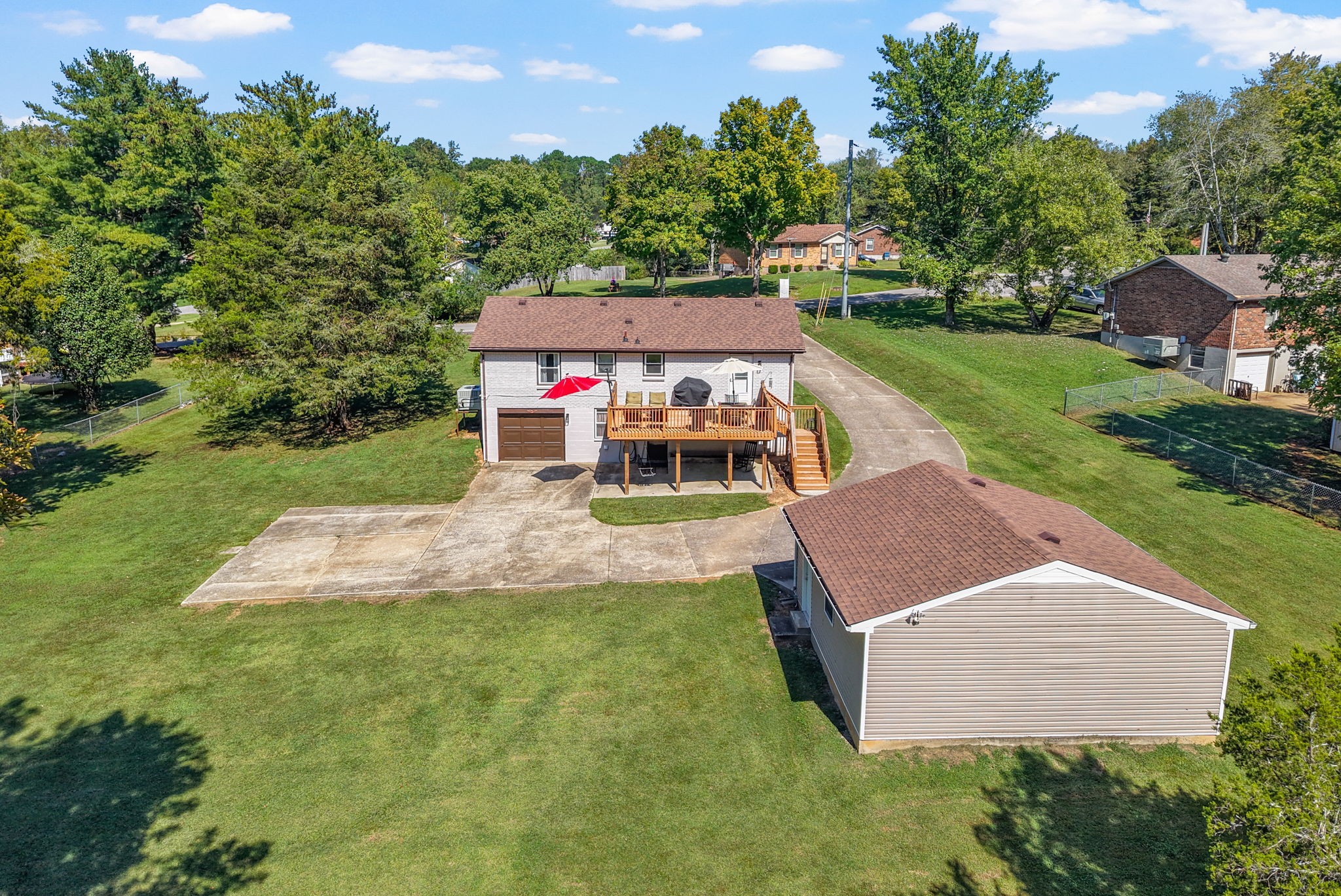 Clarksville, Tennessee 37040, United States, 3 Bedrooms Bedrooms, ,2 BathroomsBathrooms,Residential,Active,221670