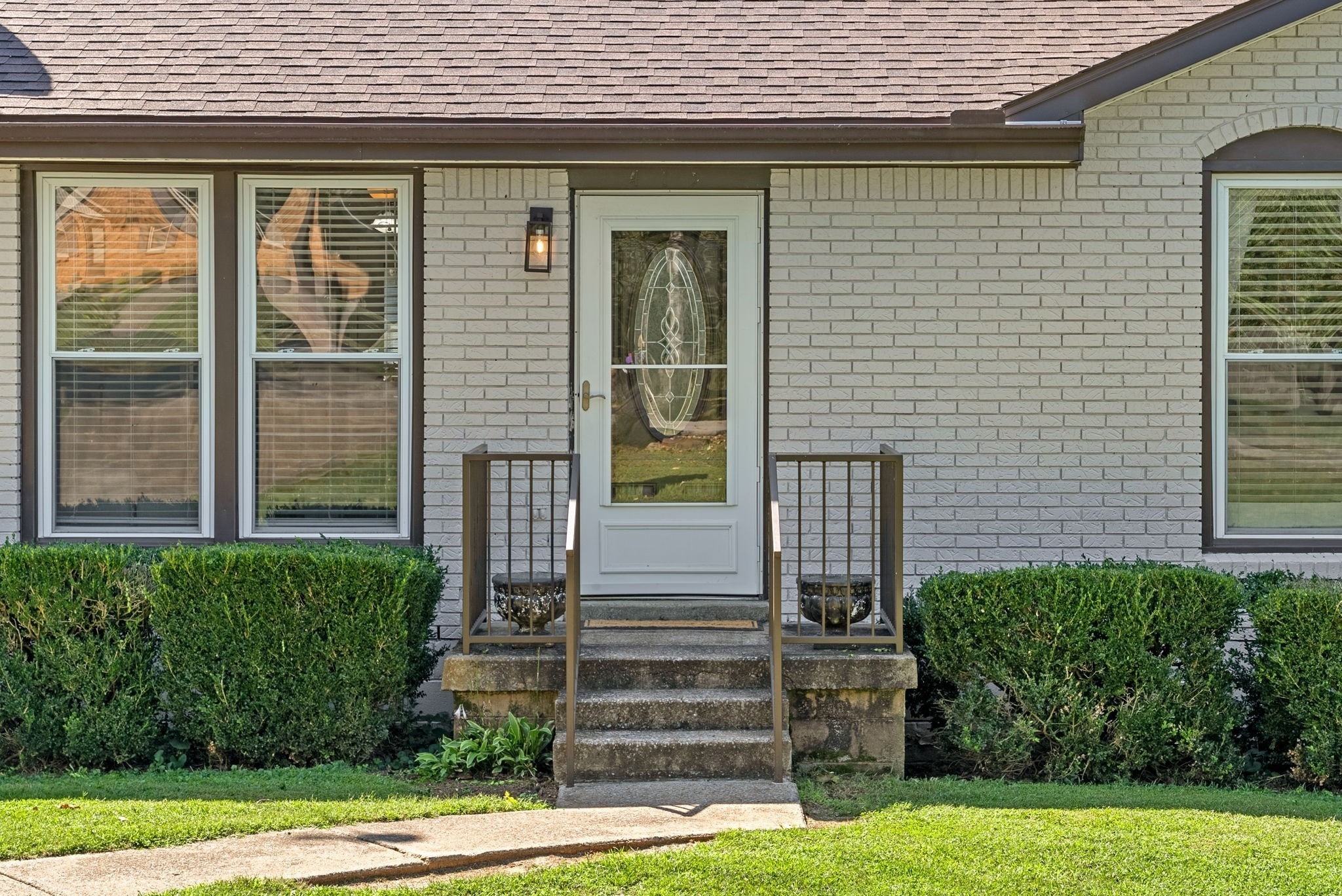 Clarksville, Tennessee 37040, United States, 3 Bedrooms Bedrooms, ,2 BathroomsBathrooms,Residential,Active,221670