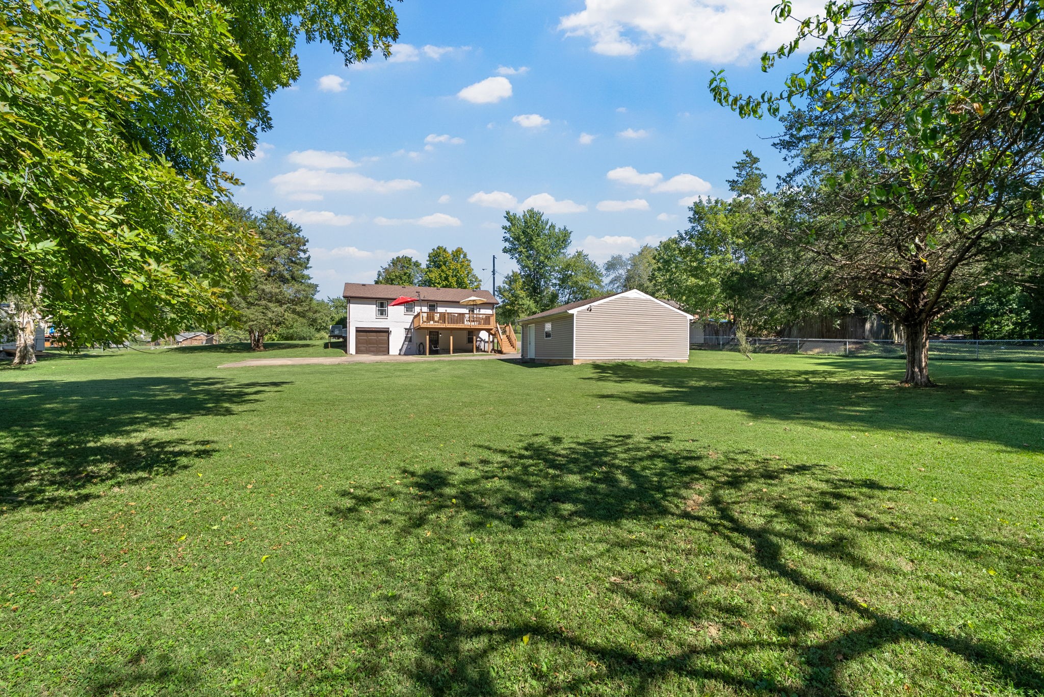 Clarksville, Tennessee 37040, United States, 3 Bedrooms Bedrooms, ,2 BathroomsBathrooms,Residential,Active,221670