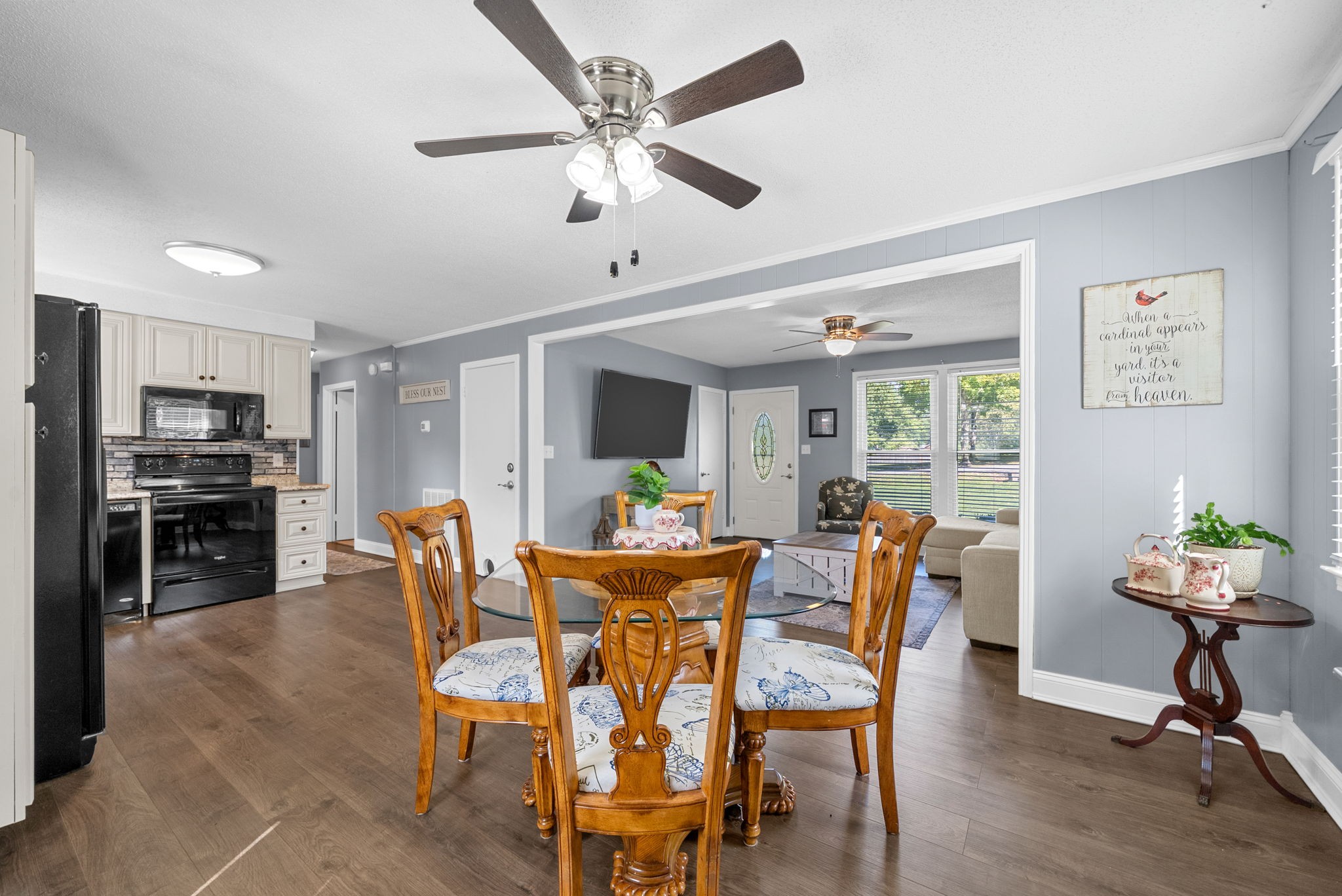 Clarksville, Tennessee 37040, United States, 3 Bedrooms Bedrooms, ,2 BathroomsBathrooms,Residential,Active,221670