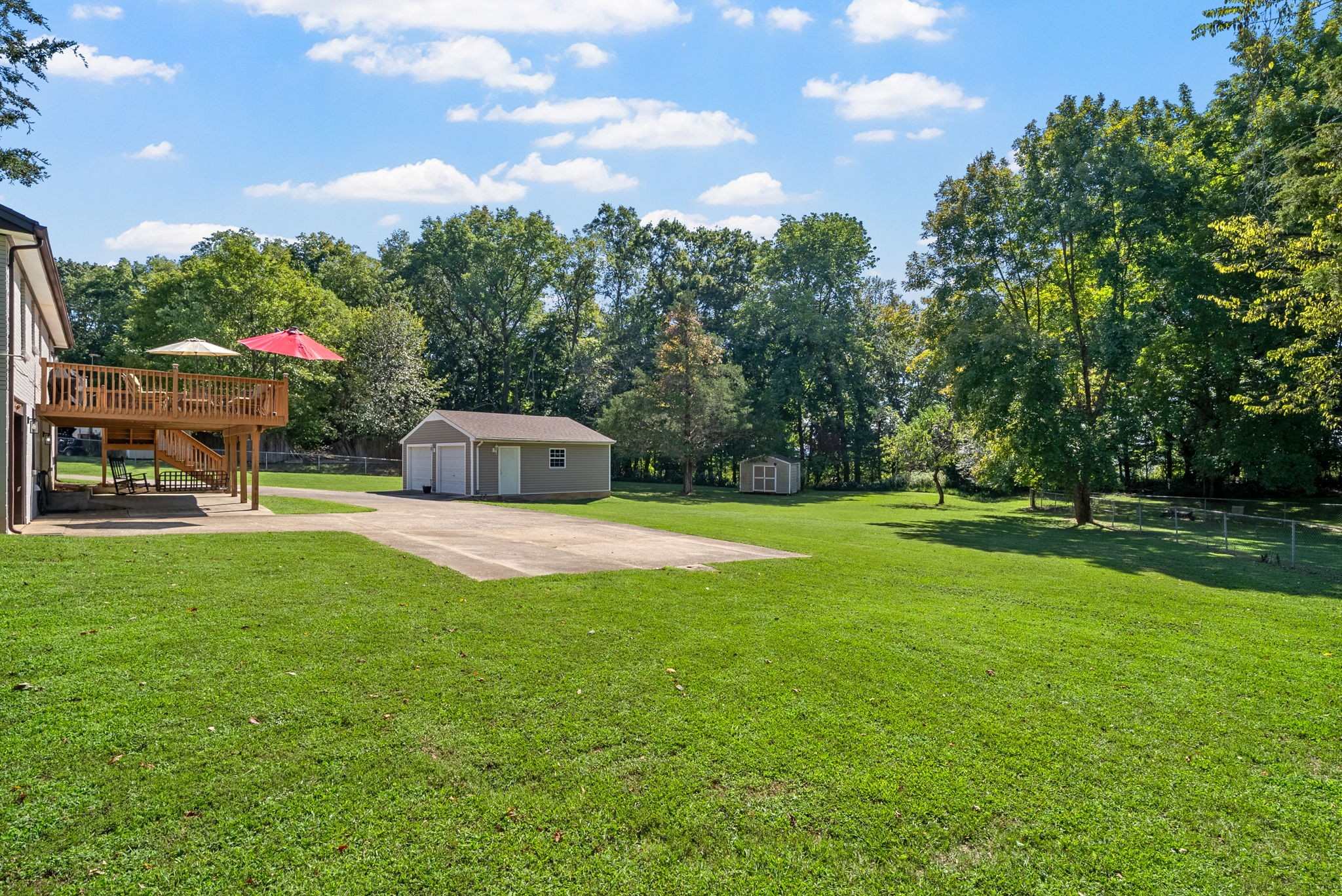 Clarksville, Tennessee 37040, United States, 3 Bedrooms Bedrooms, ,2 BathroomsBathrooms,Residential,Active,221670