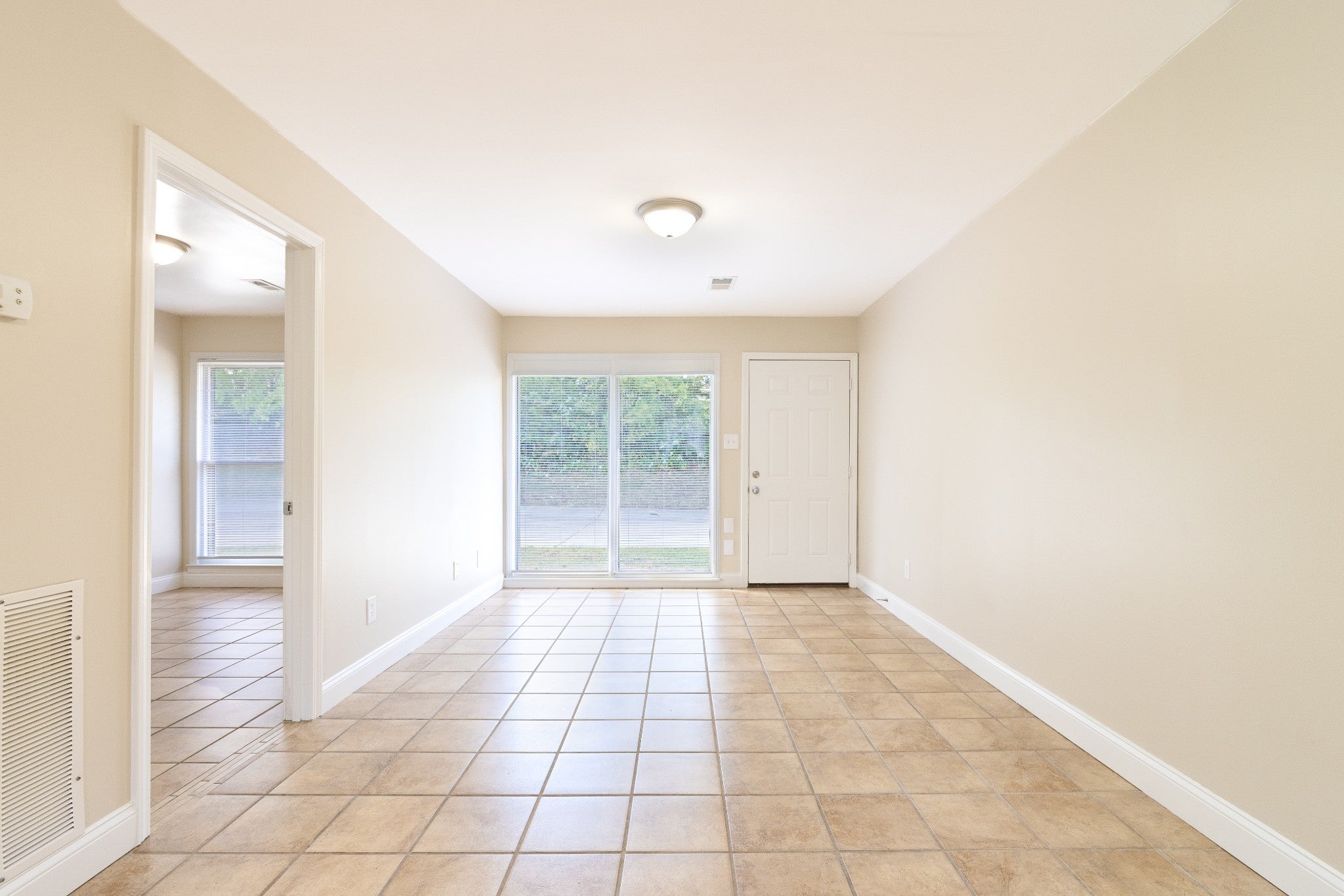 211 Oak St 7