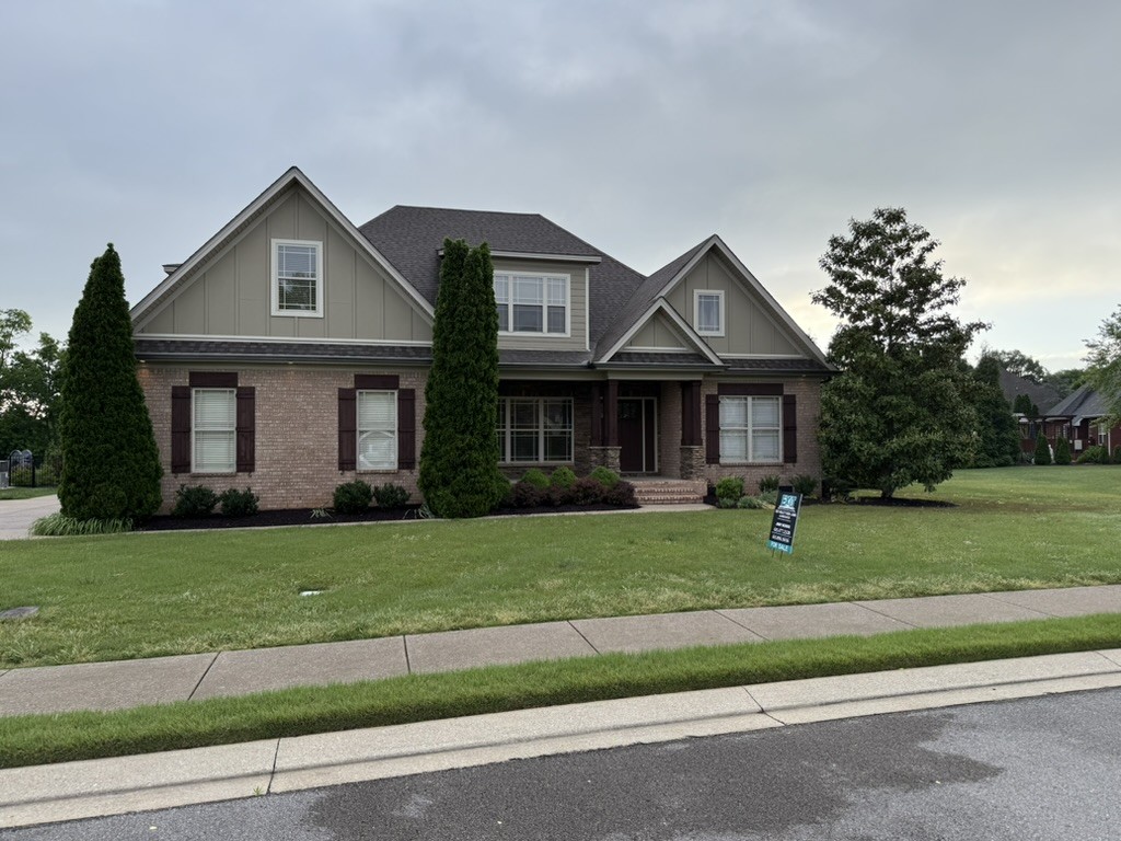 1118 Averwater Run