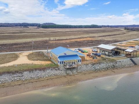 2217 Hardin Bottom River Rd Clifton TN 38425