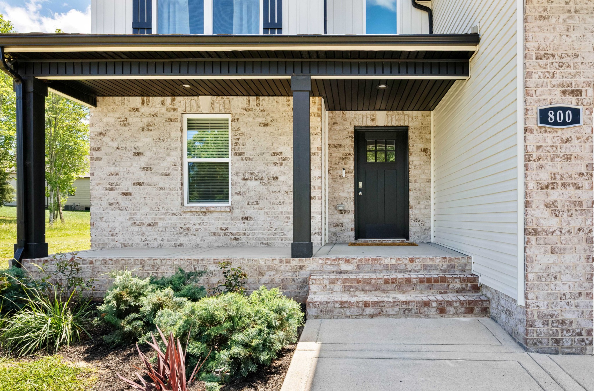 Clarksville, Tennessee 37042, United States, 3 Bedrooms Bedrooms, ,3 BathroomsBathrooms,Residential,Active,141555