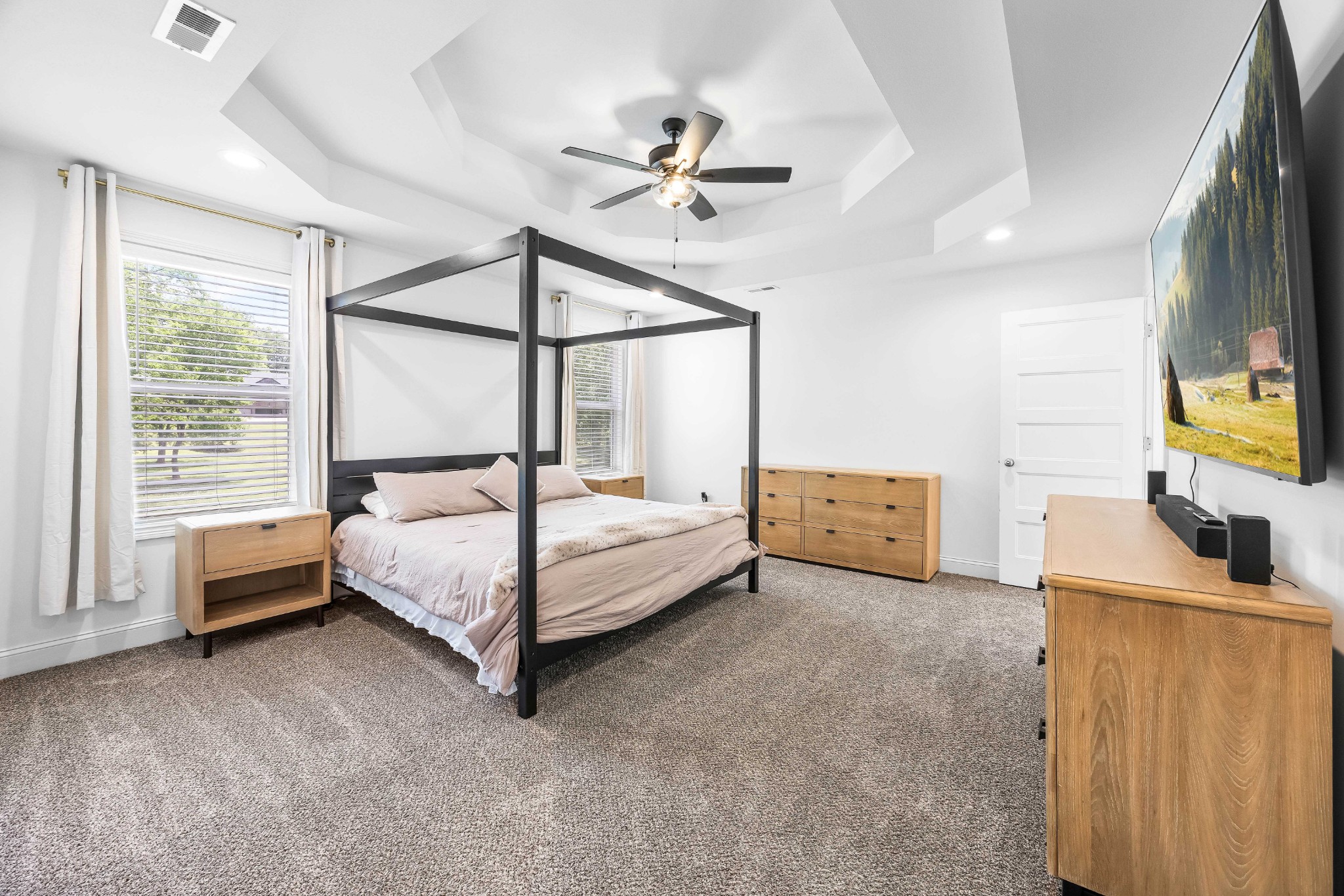 Clarksville, Tennessee 37042, United States, 3 Bedrooms Bedrooms, ,3 BathroomsBathrooms,Residential,Active,141555