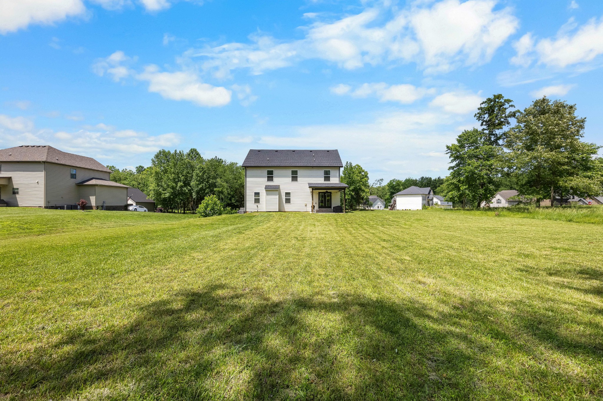 Clarksville, Tennessee 37042, United States, 3 Bedrooms Bedrooms, ,3 BathroomsBathrooms,Residential,Active,141555