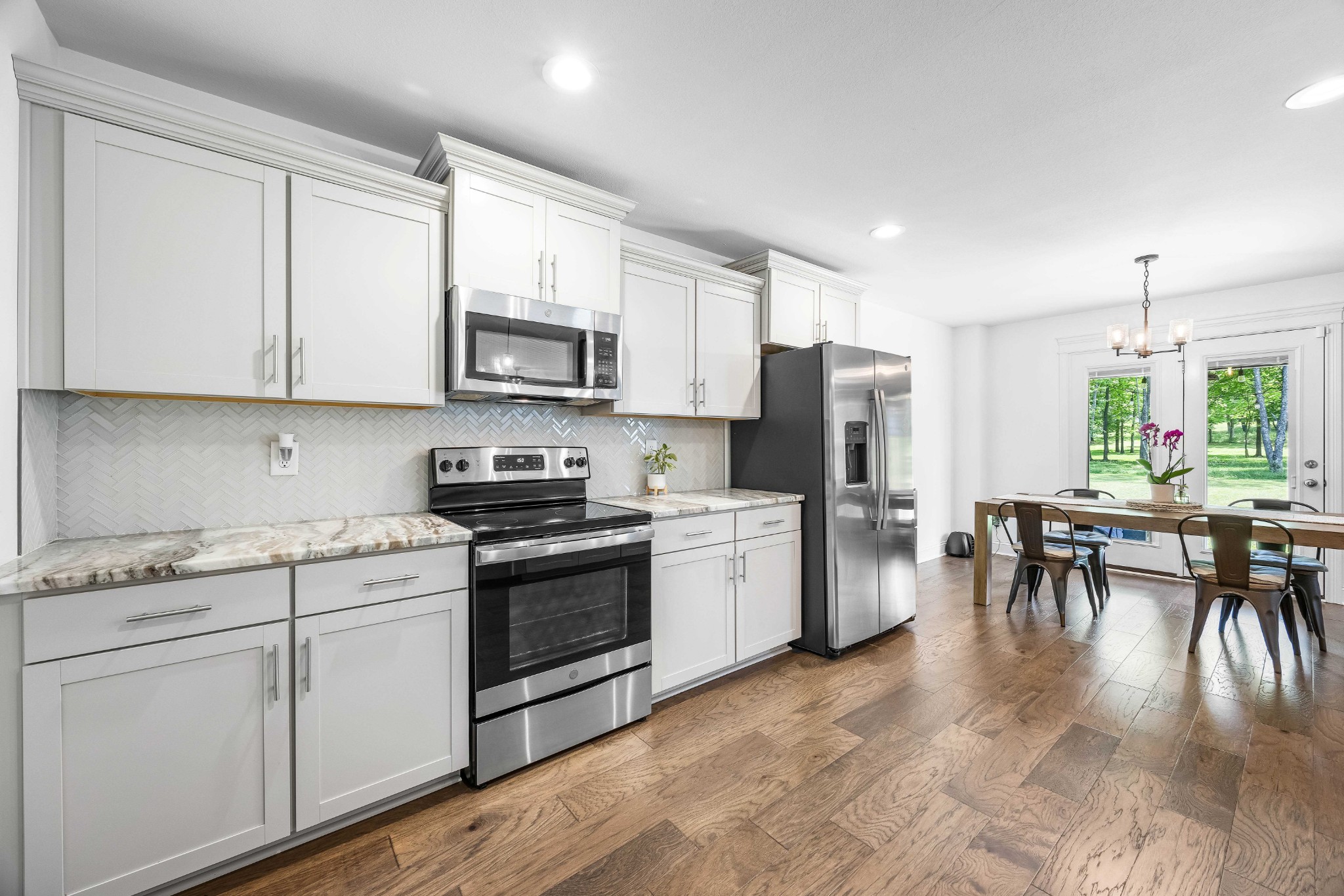 Clarksville, Tennessee 37042, United States, 3 Bedrooms Bedrooms, ,3 BathroomsBathrooms,Residential,Active,141555