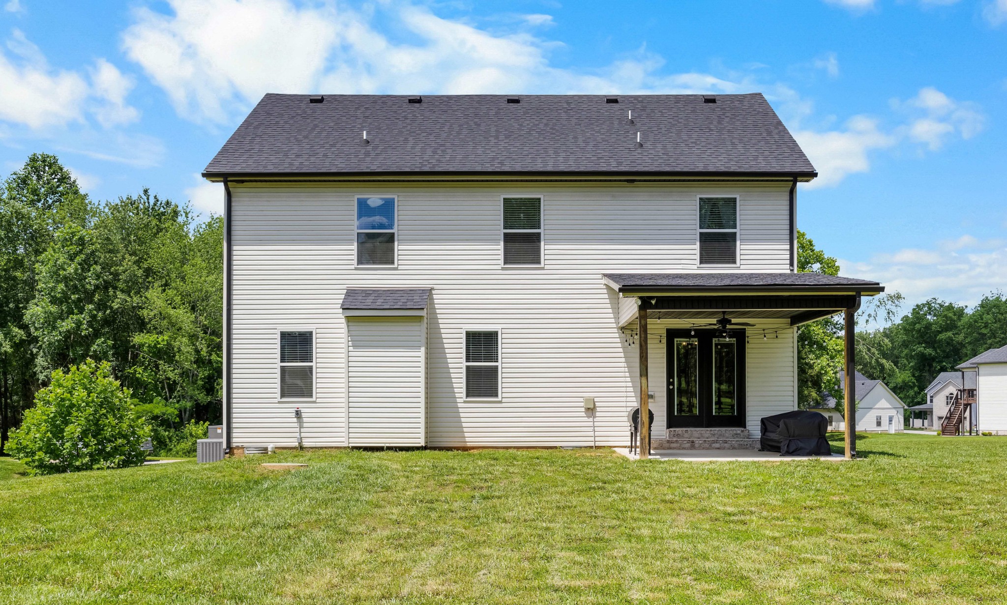 Clarksville, Tennessee 37042, United States, 3 Bedrooms Bedrooms, ,3 BathroomsBathrooms,Residential,Active,141555