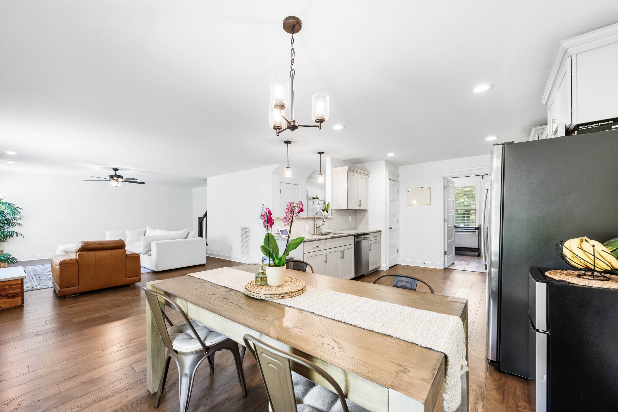 Clarksville, Tennessee 37042, United States, 3 Bedrooms Bedrooms, ,3 BathroomsBathrooms,Residential,Active,141555