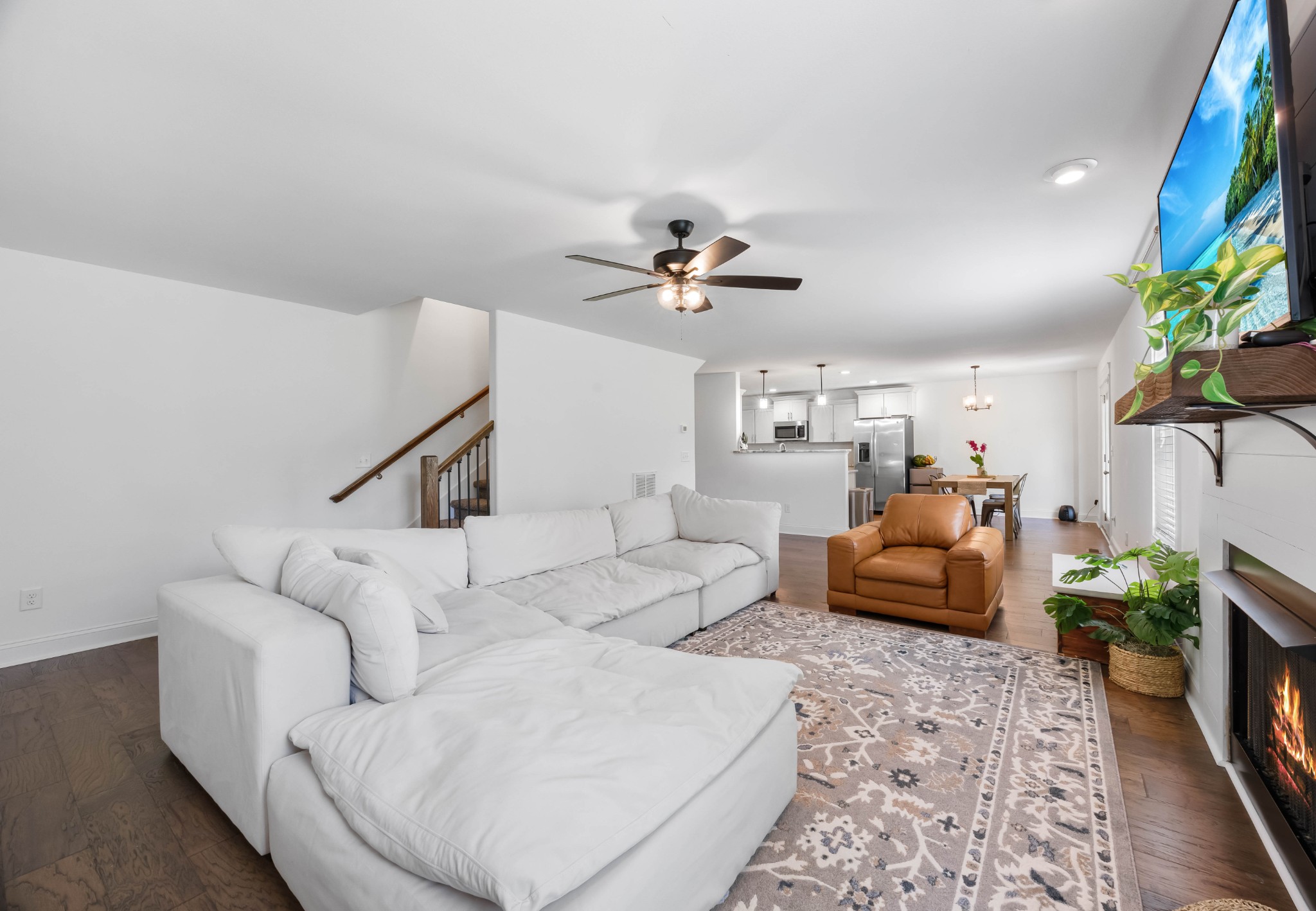 Clarksville, Tennessee 37042, United States, 3 Bedrooms Bedrooms, ,3 BathroomsBathrooms,Residential,Active,141555