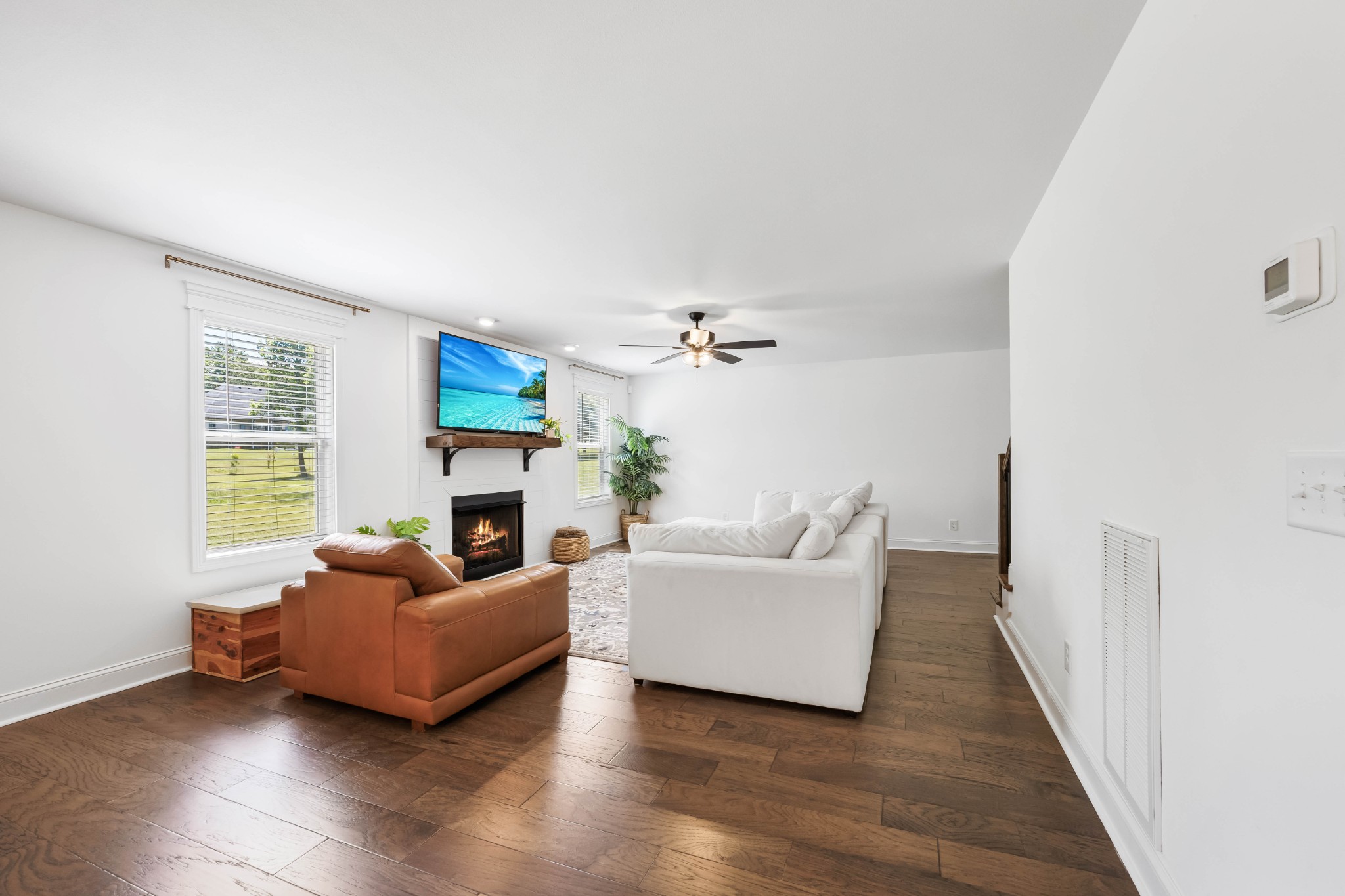 Clarksville, Tennessee 37042, United States, 3 Bedrooms Bedrooms, ,3 BathroomsBathrooms,Residential,Active,141555