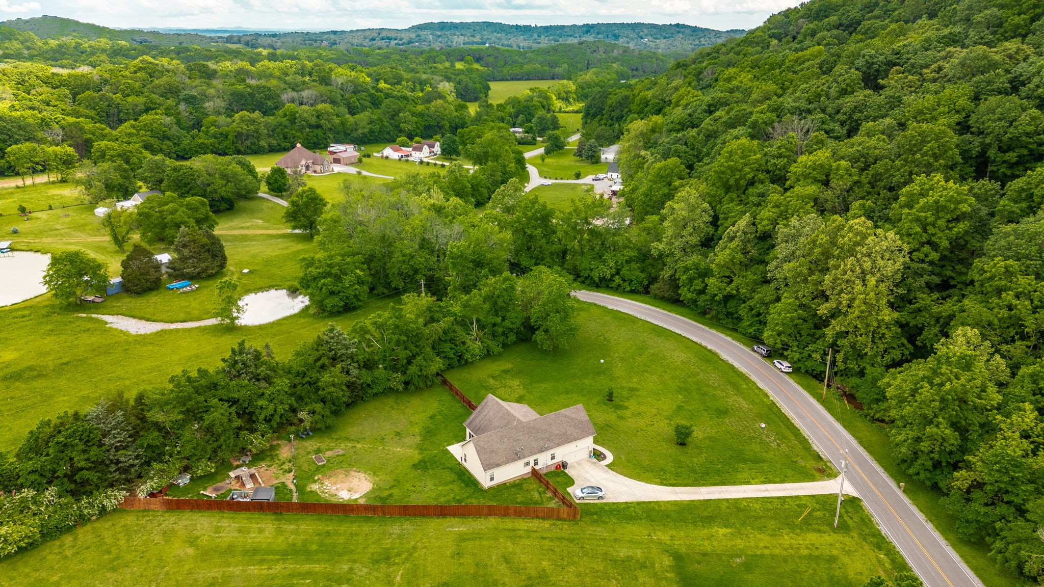 550 Lindsey Hollow Rd