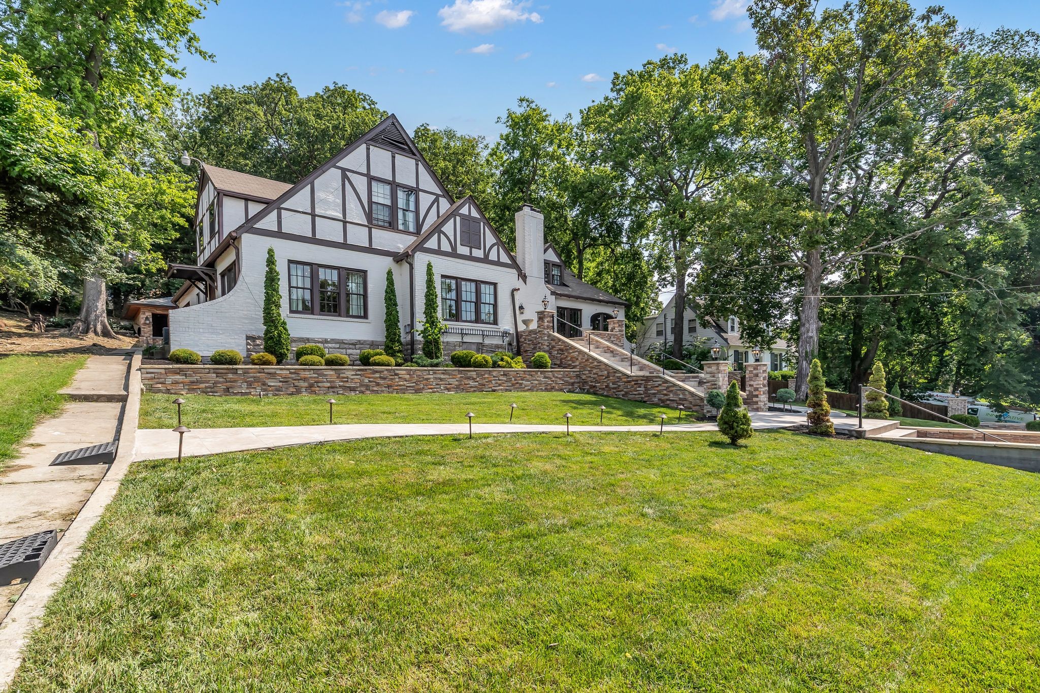 2816 Blair Blvd