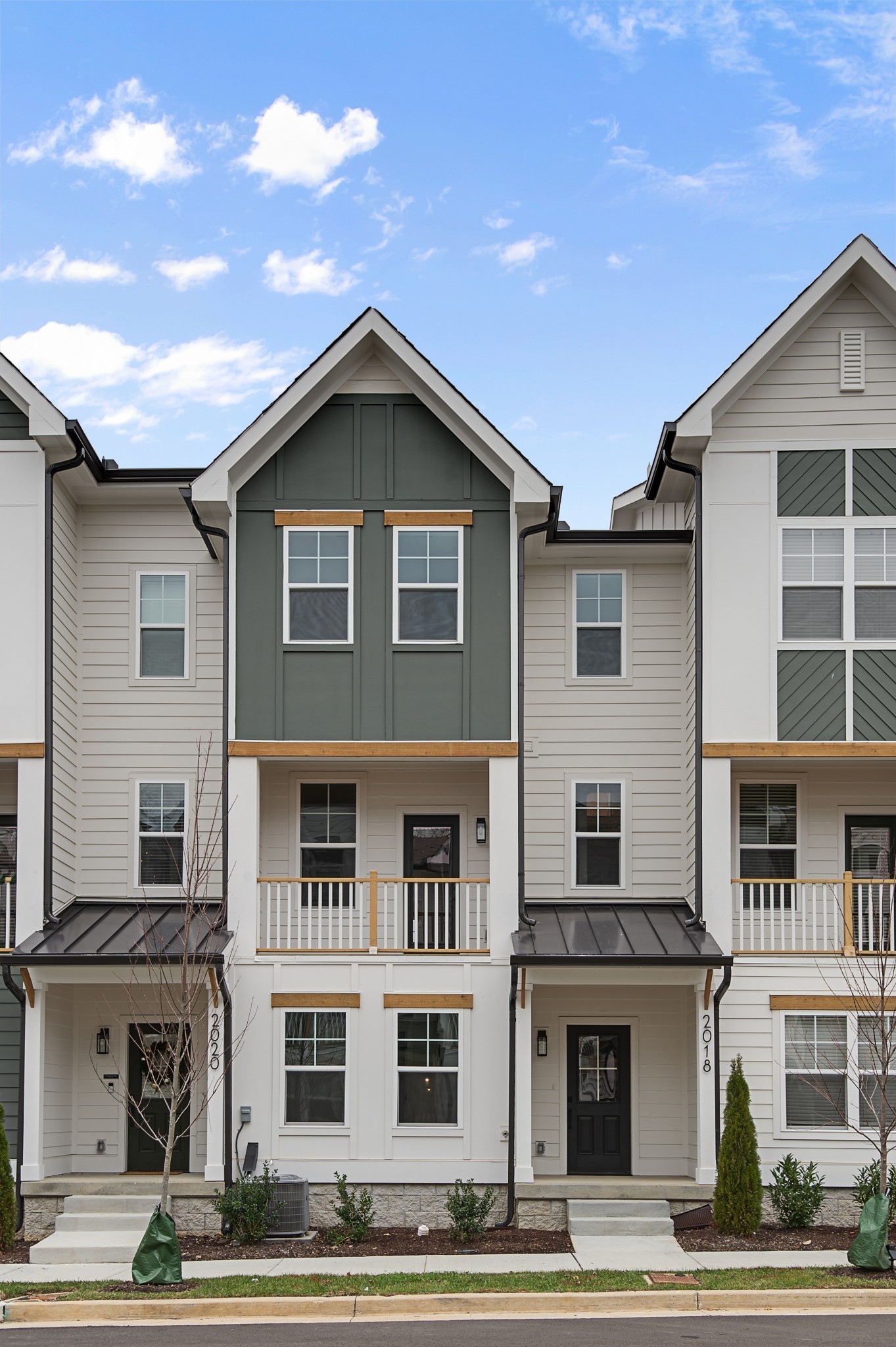 2018 Maple View Ln