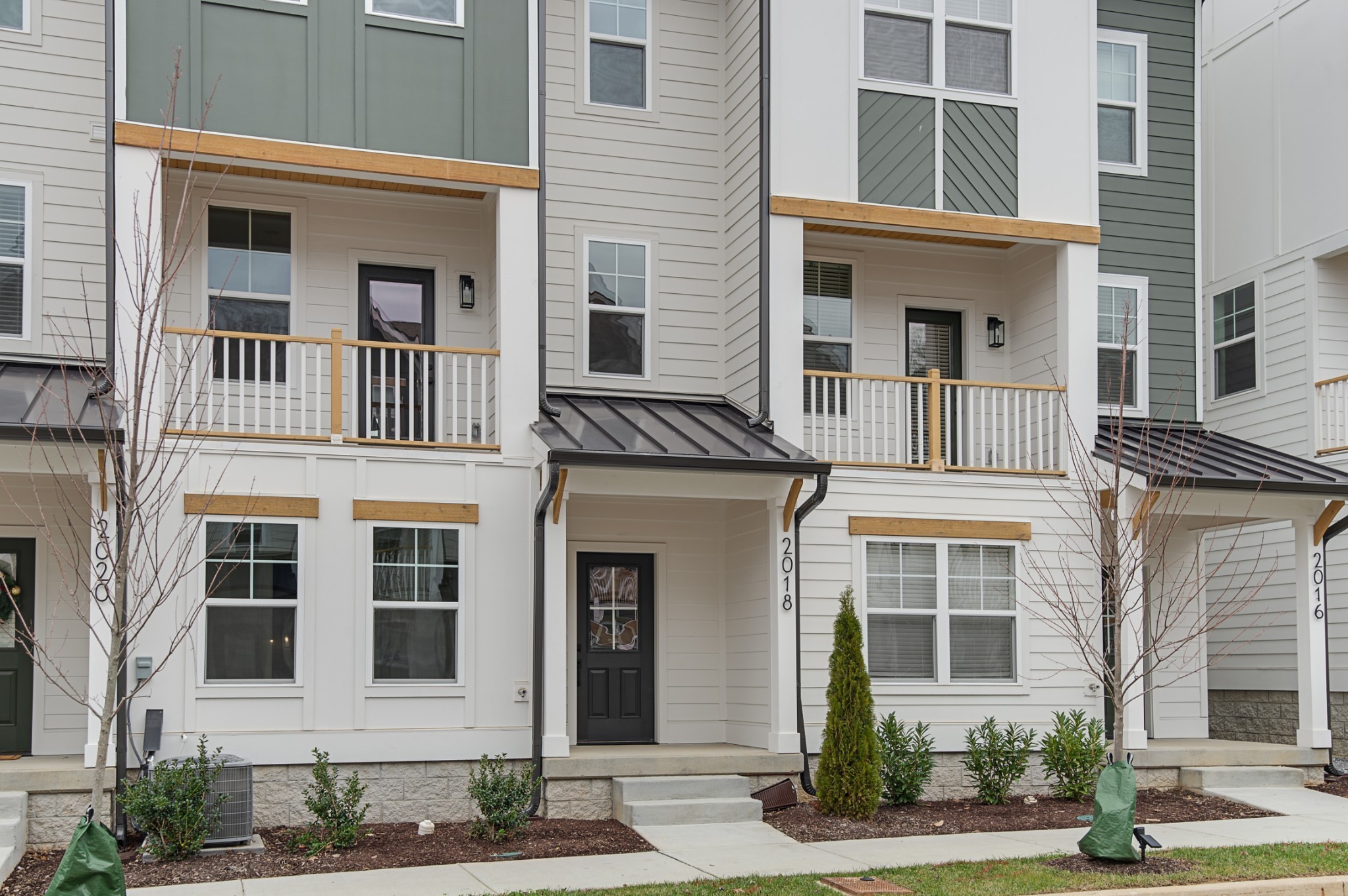 2018 Maple View Ln