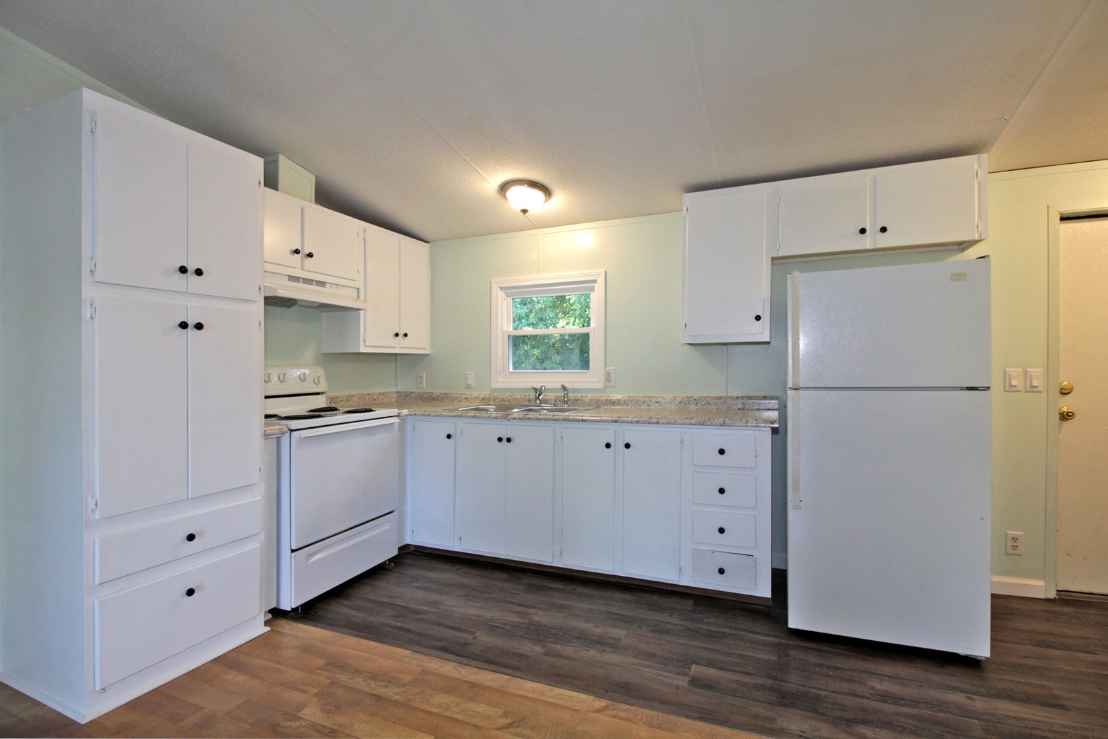 4368 Westside Dr