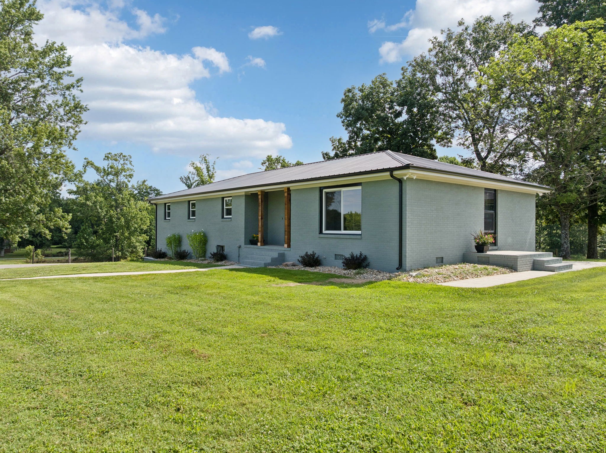 460 Grosch Rd