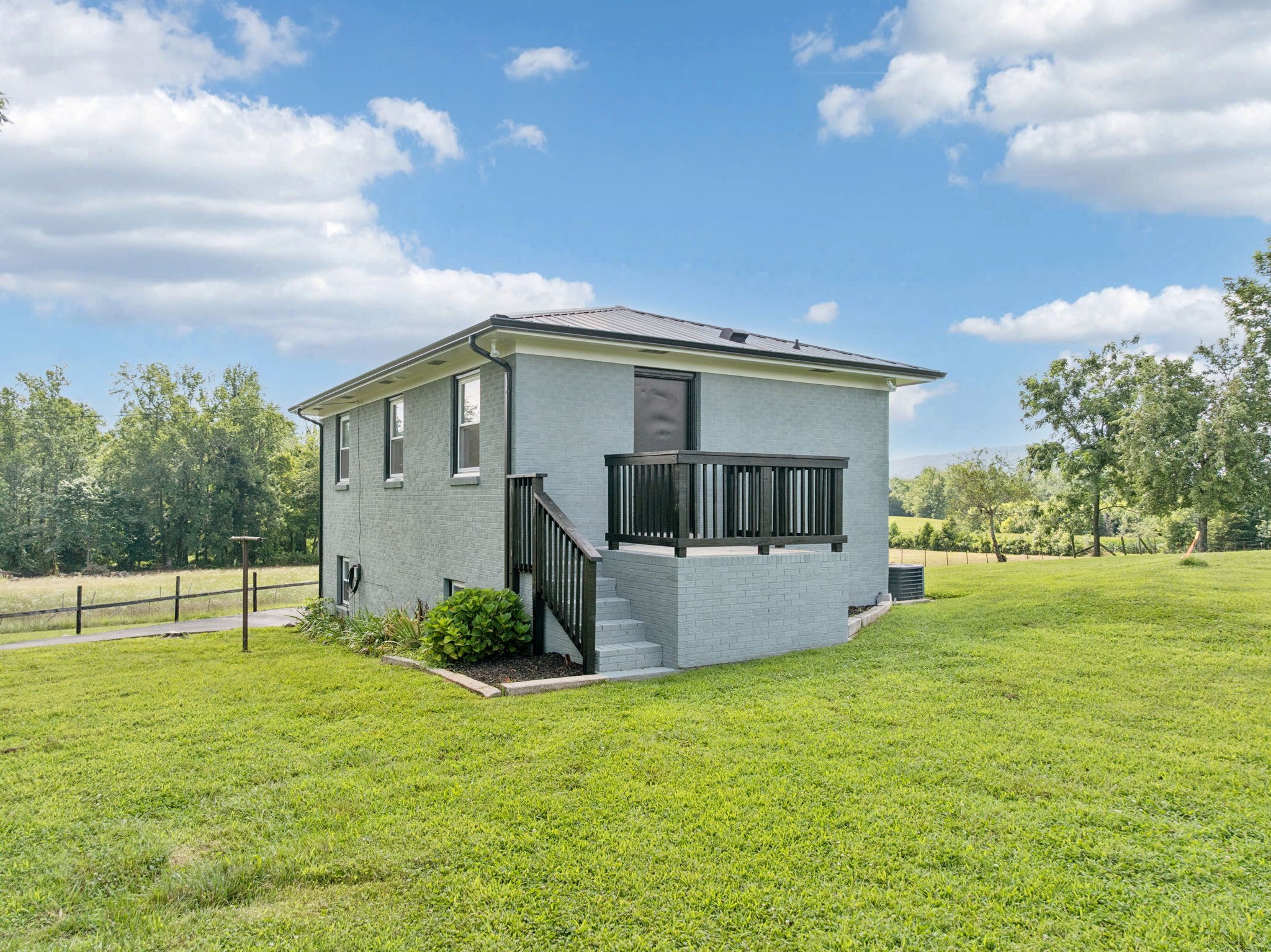 460 Grosch Rd