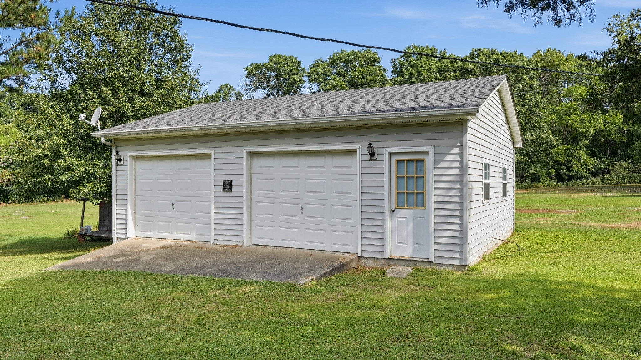 925 Battery Dr