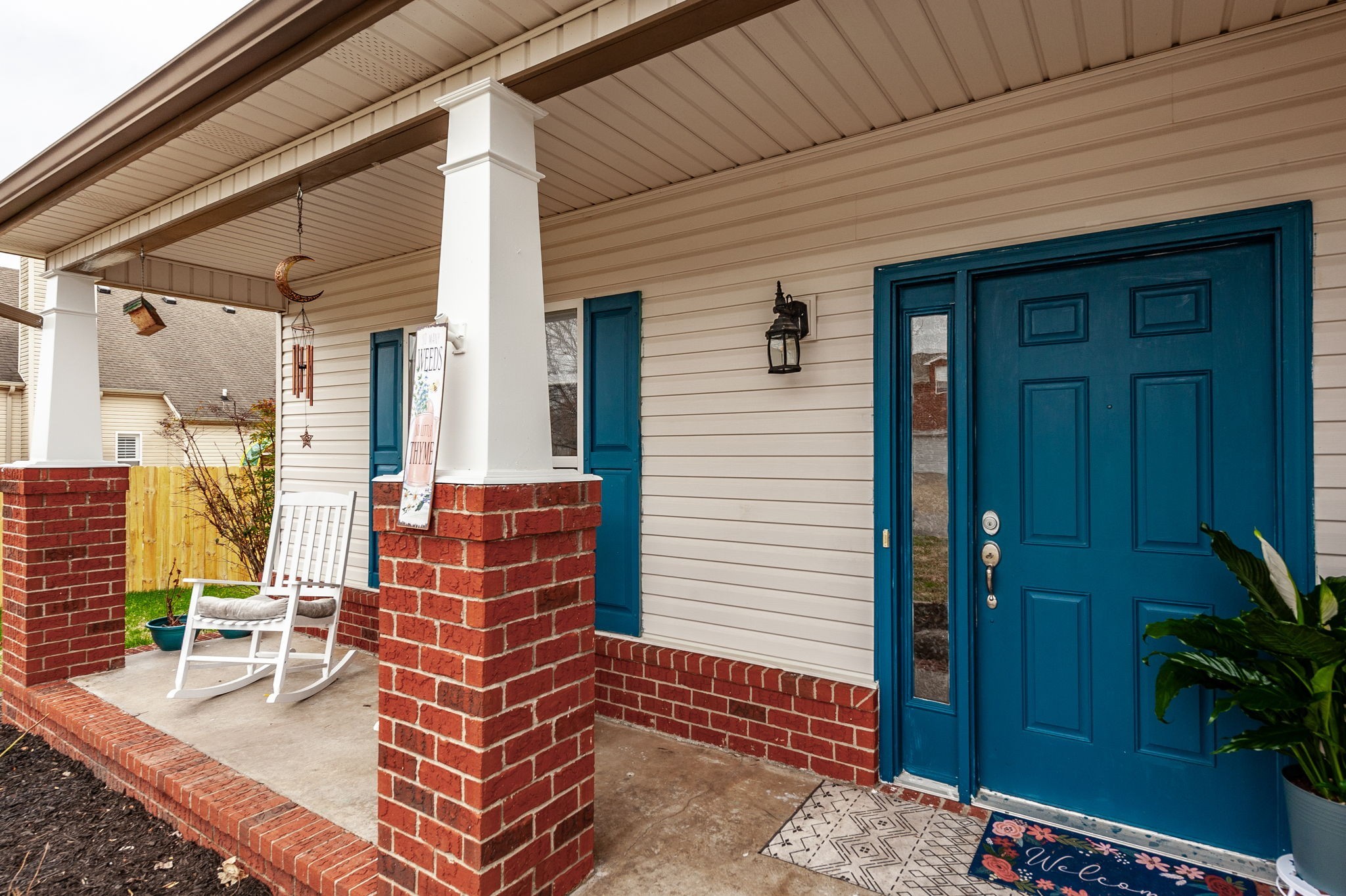 422 W Winterberry Trl