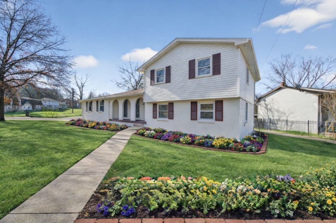 2909 Moss Spring Dr