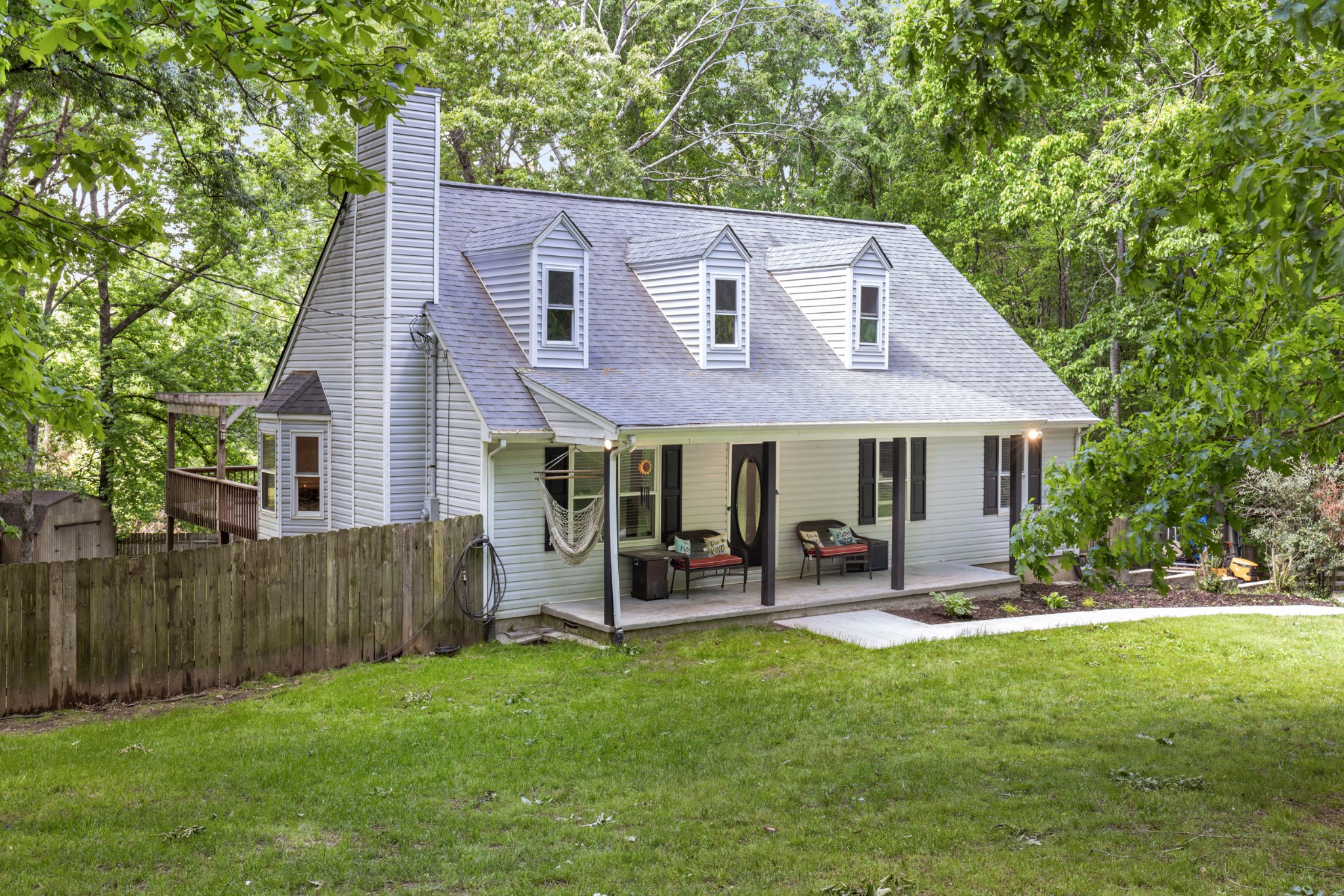 206 Brookwood Dr