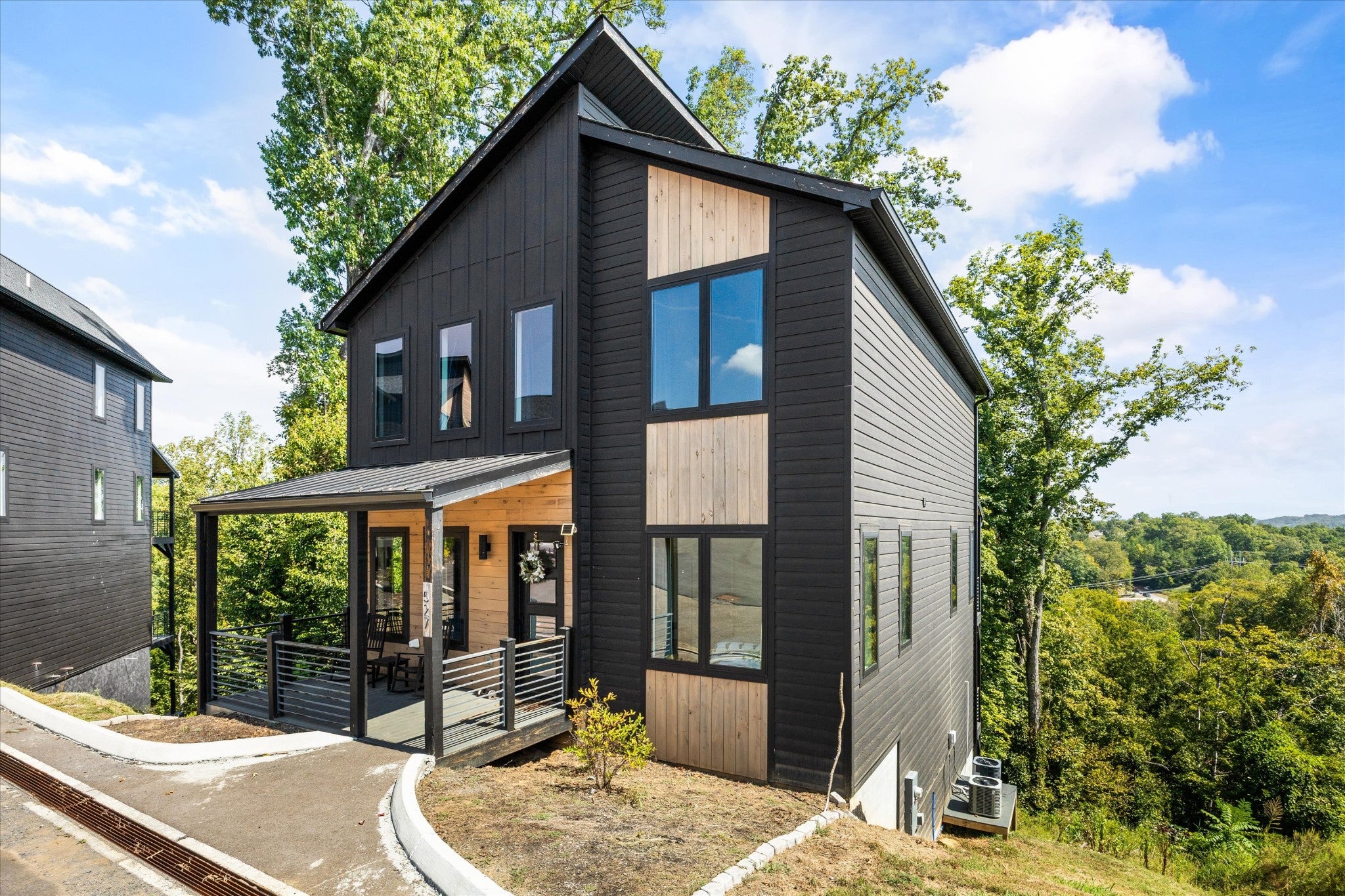 527 New Venture Way
