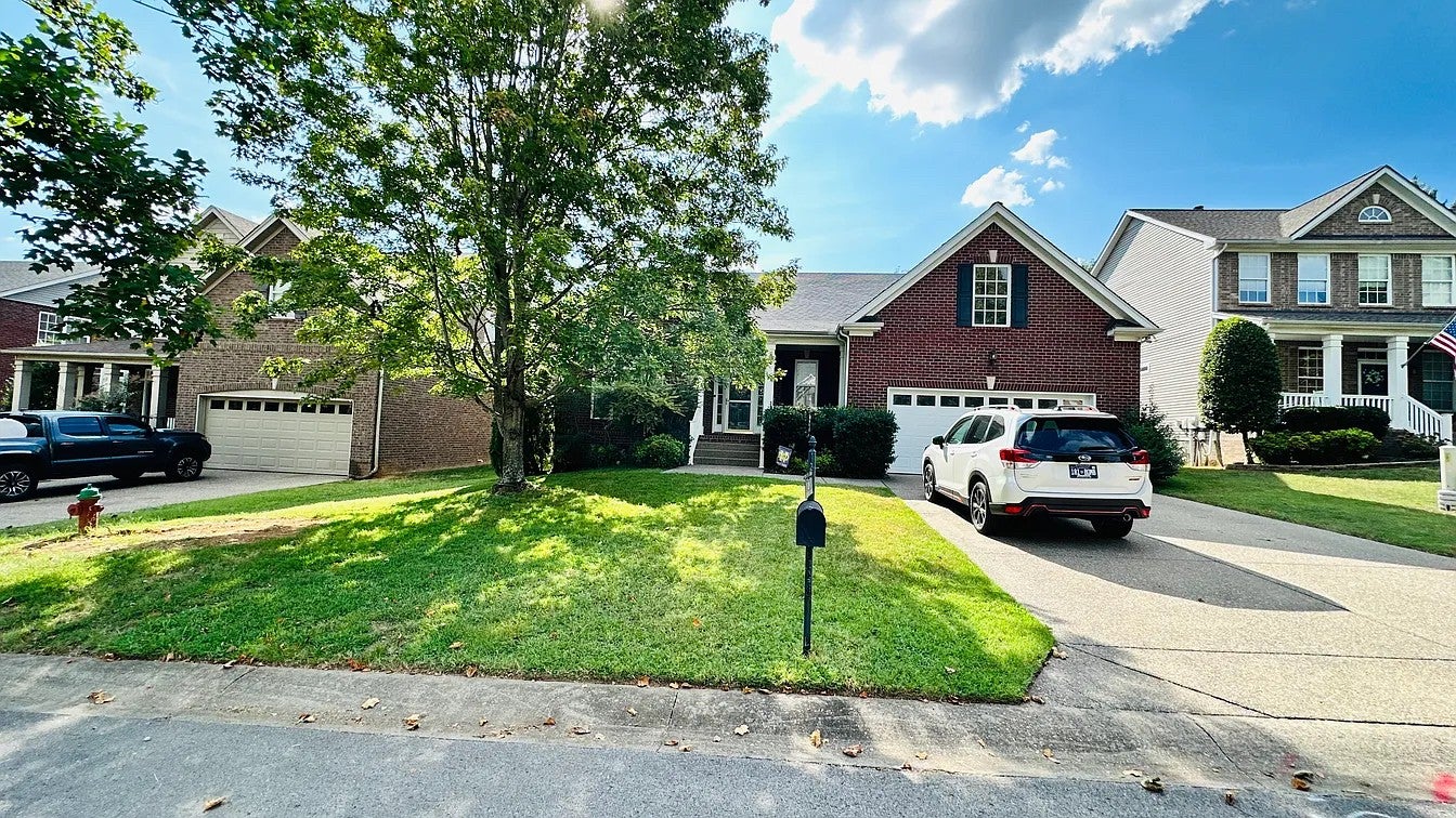 829 Cranberry Ln