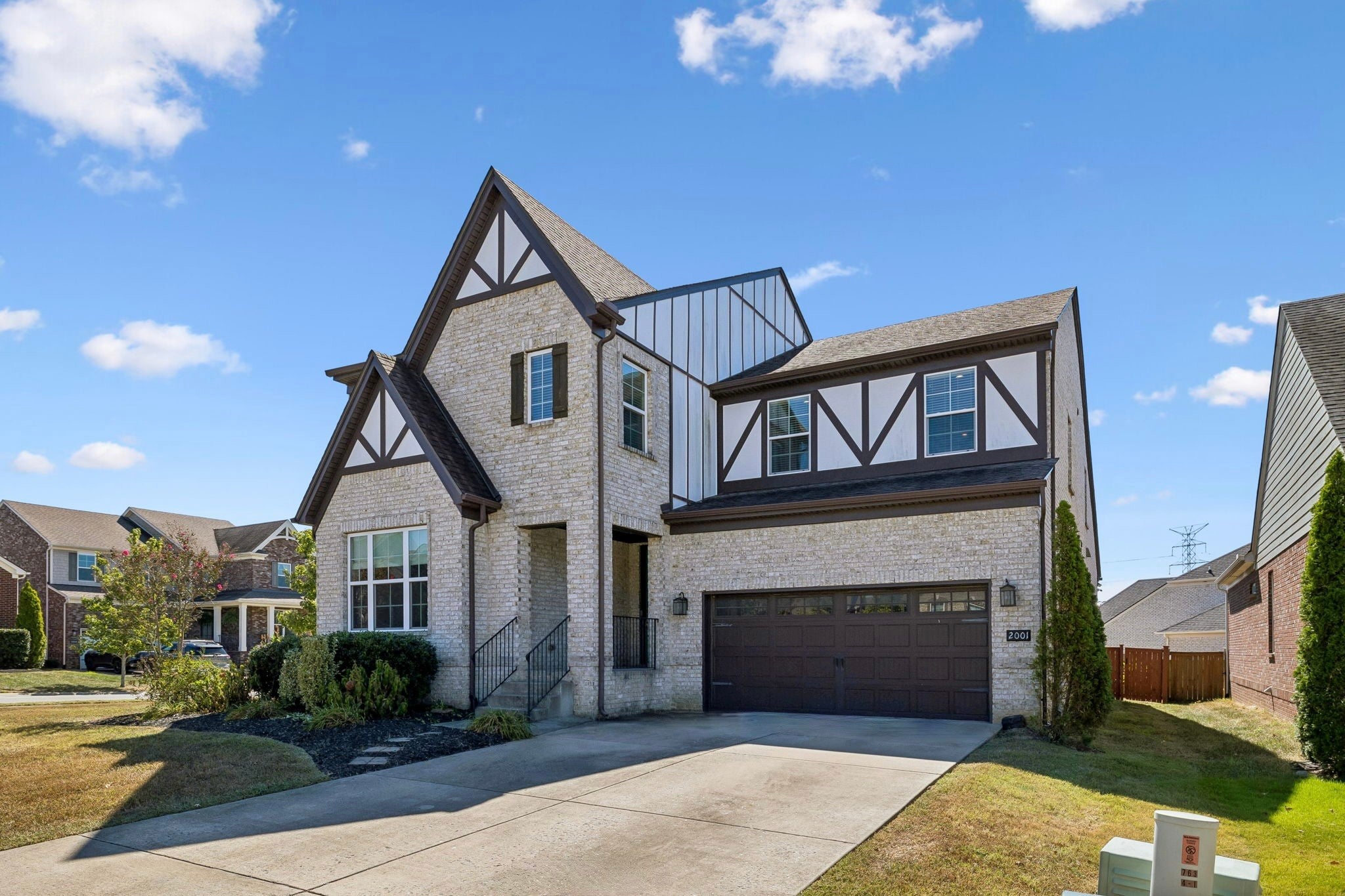 2001 Oliver Dr