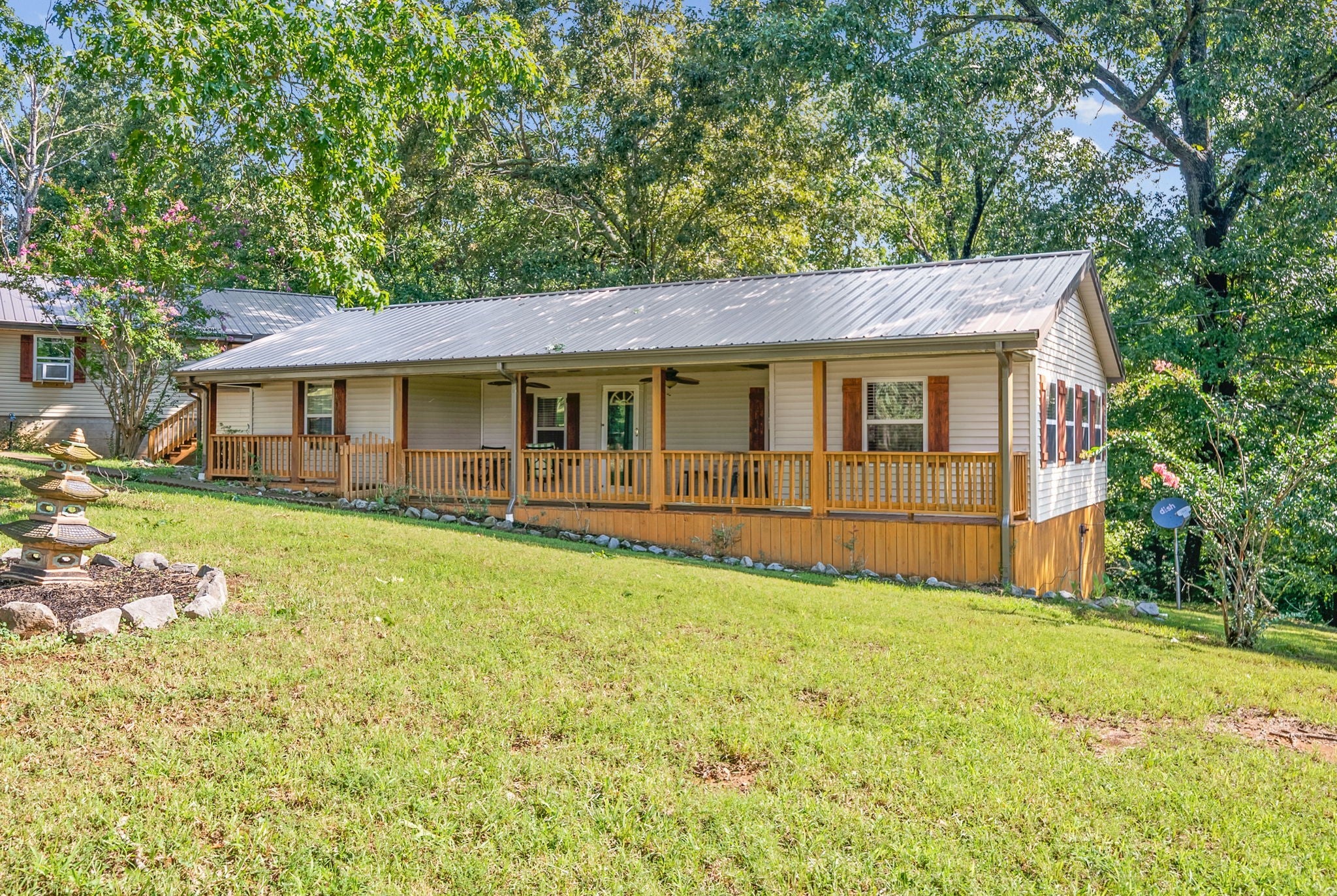 260 Crisp Rd