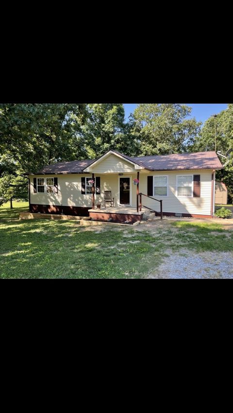 4055 Erin Rd Mc Ewen TN 37101