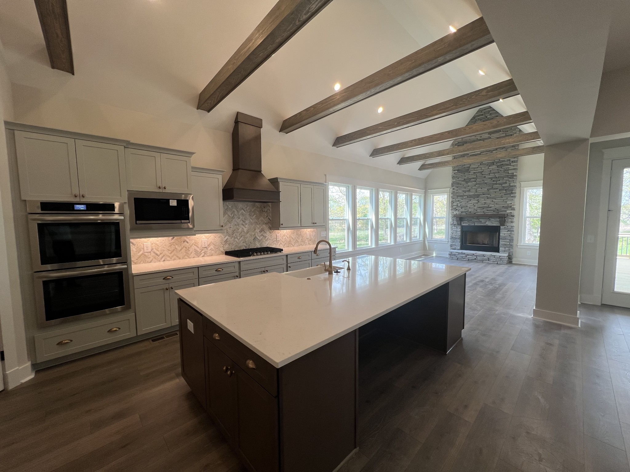 7283 Belvoir Dr