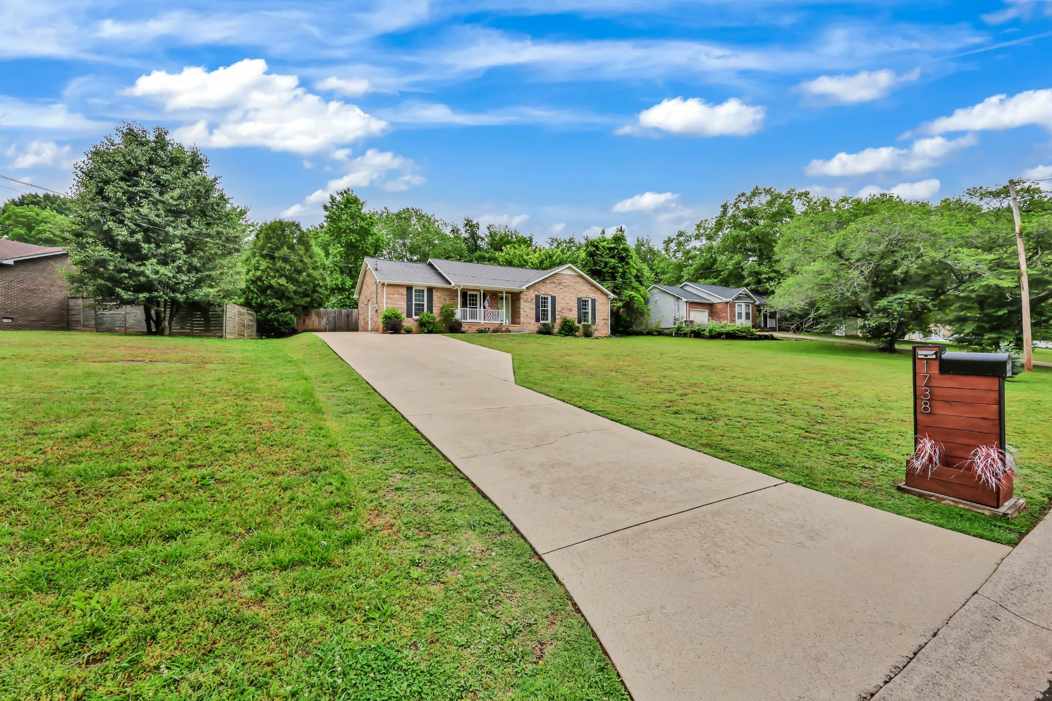 1738 Broadripple Dr