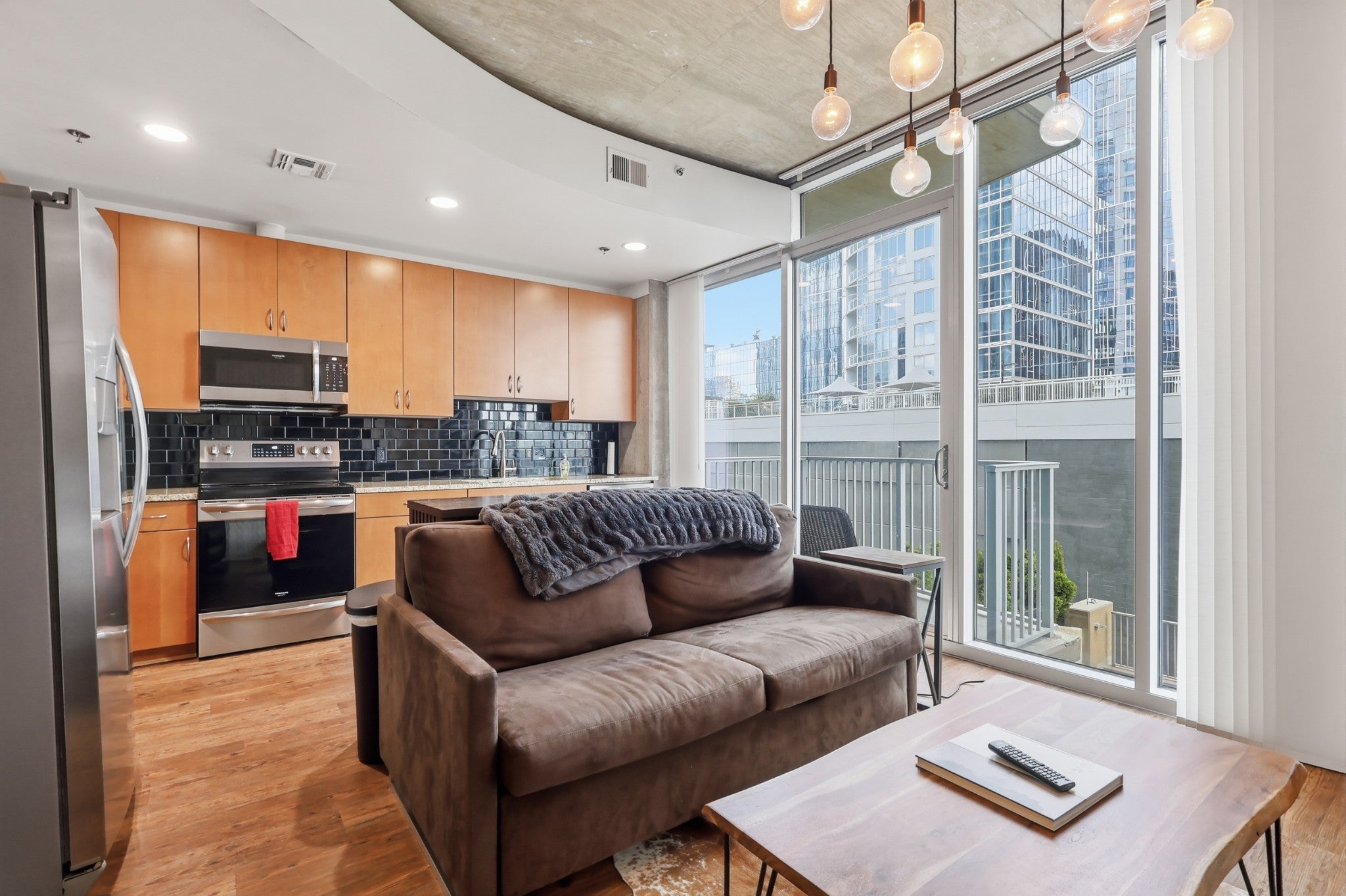 301 Demonbreun St 811