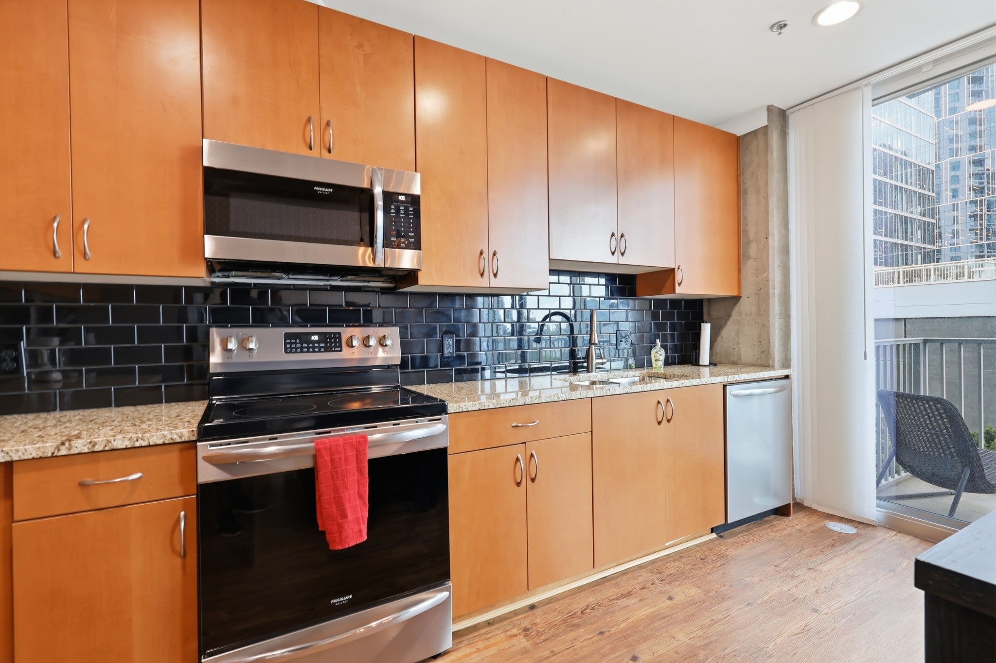 301 Demonbreun St 811