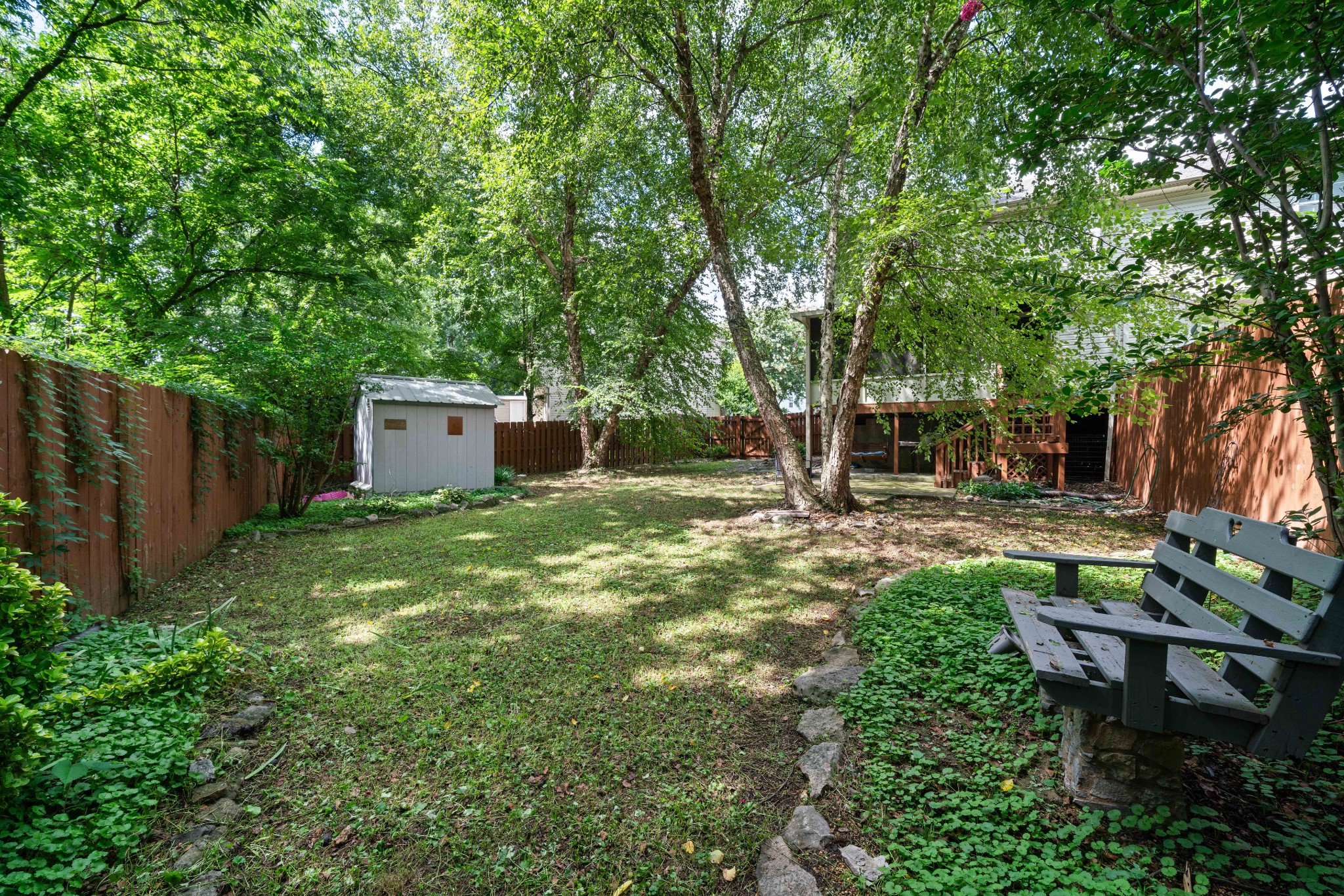 911 Waggoner Ct E