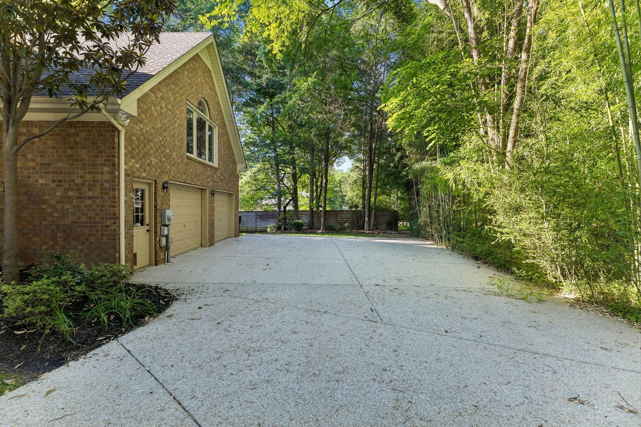 1407 Hawthorn Pl