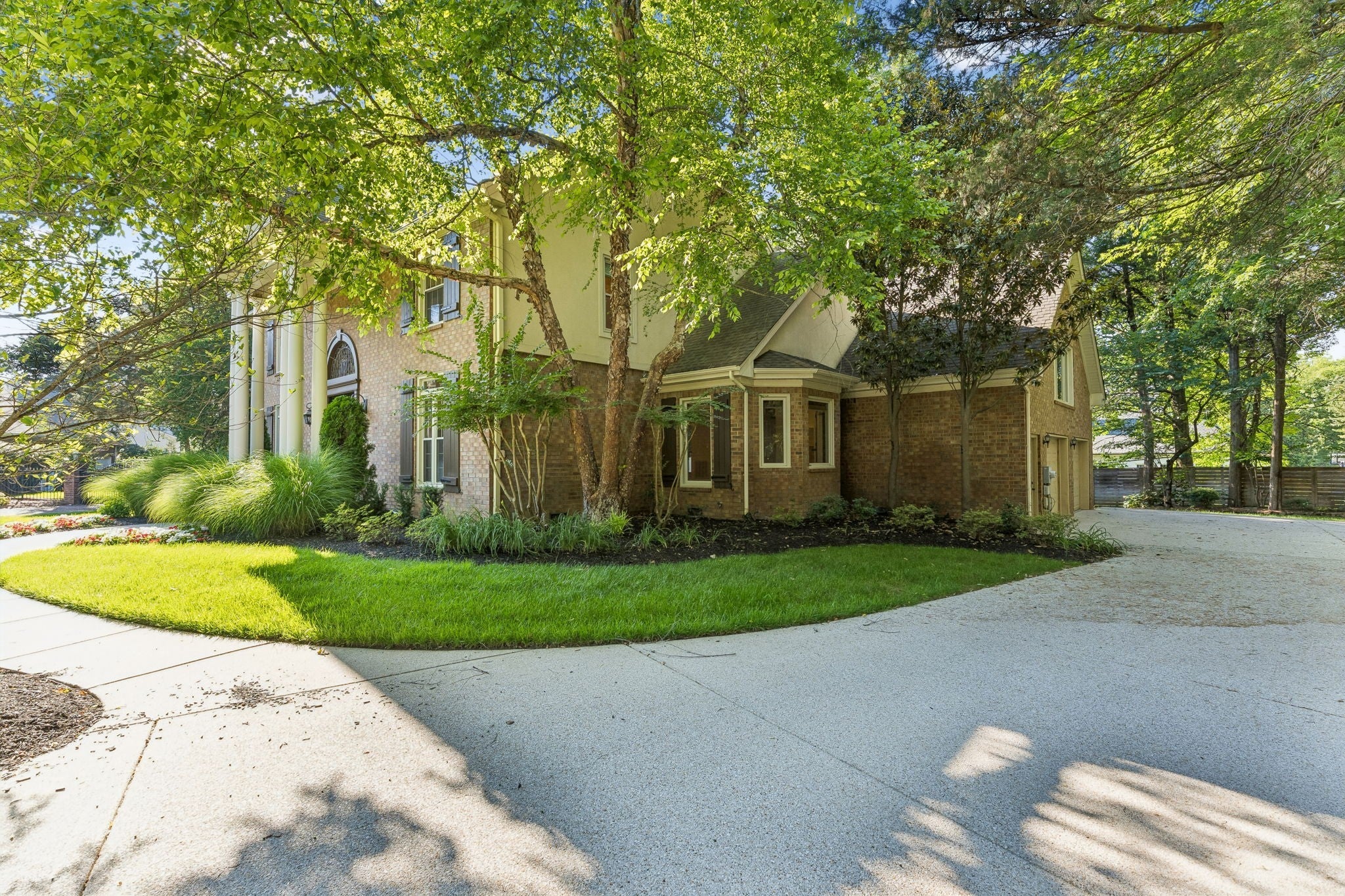 1407 Hawthorn Pl