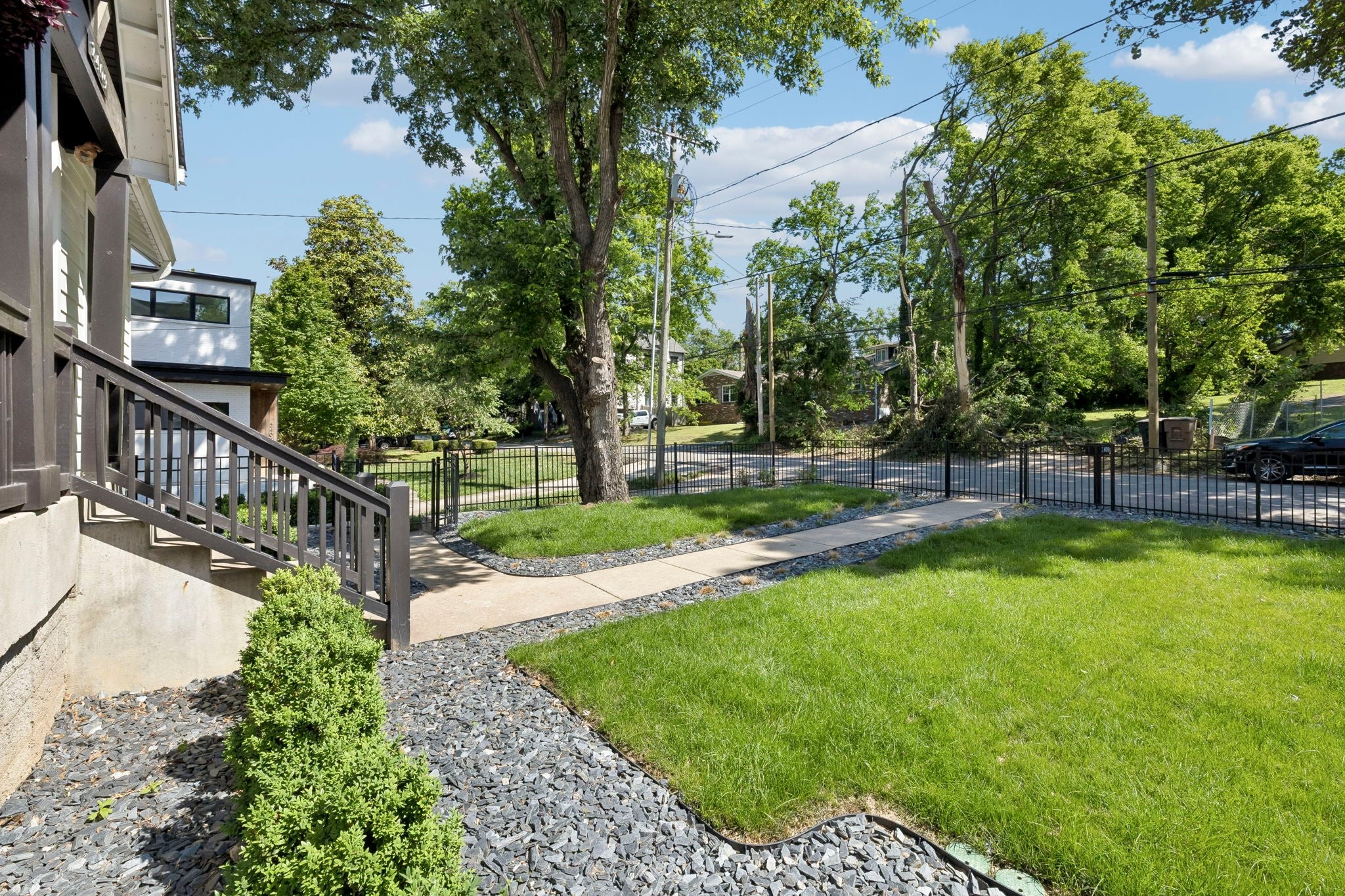 2409 Vaulx Ln