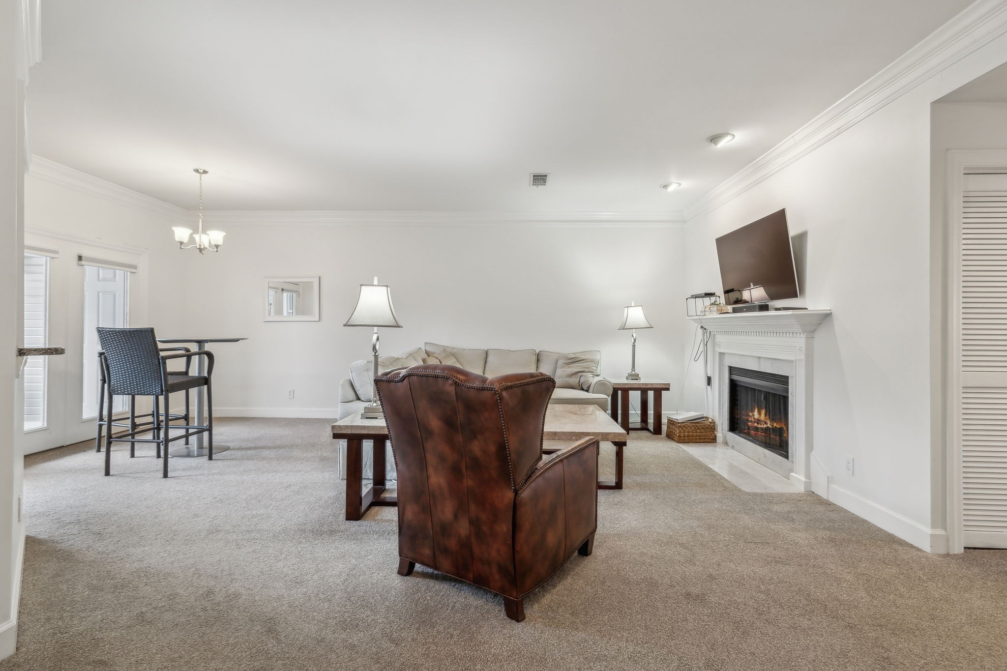 307 Ashlawn Ct 307