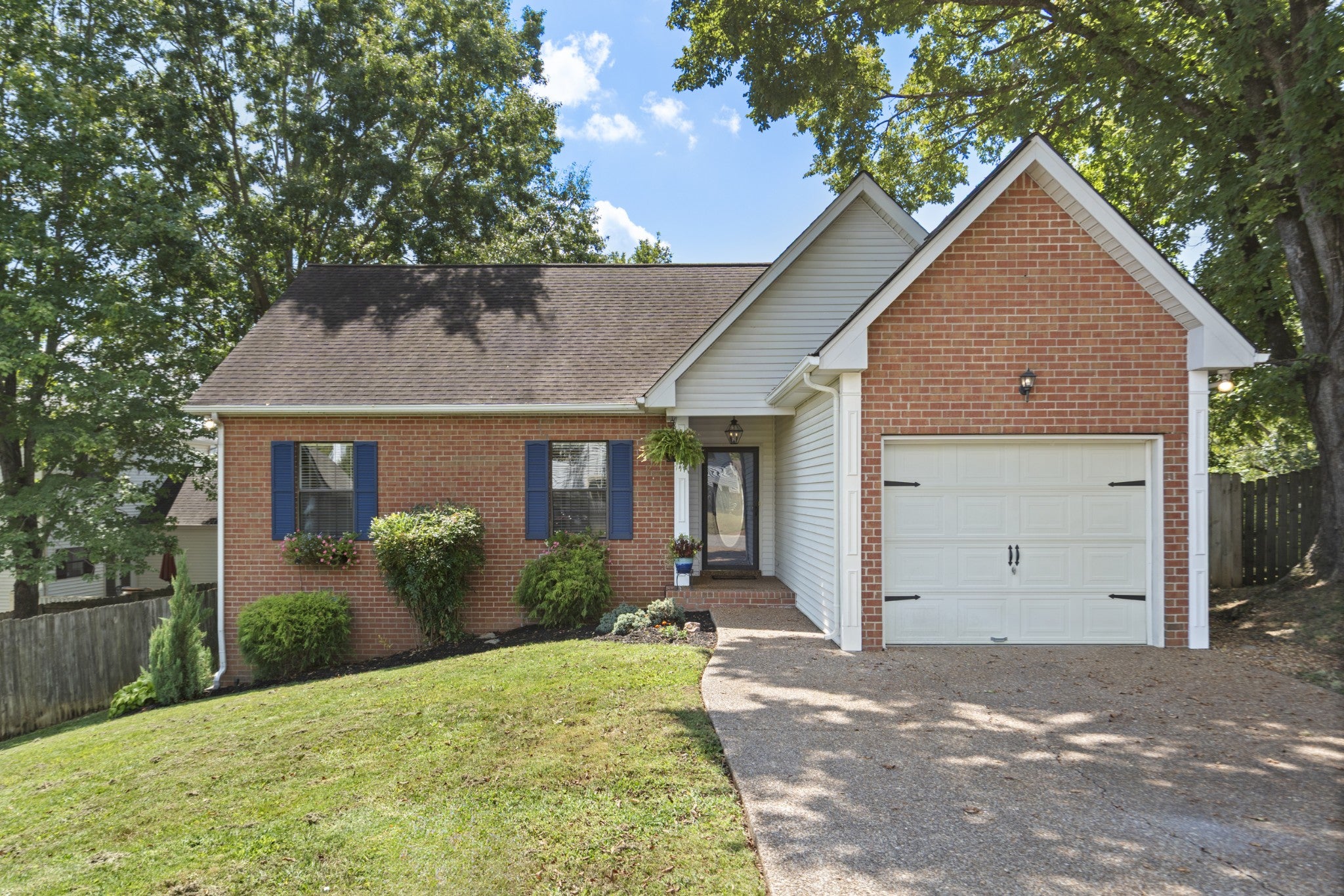 703 Dove Valley Ct