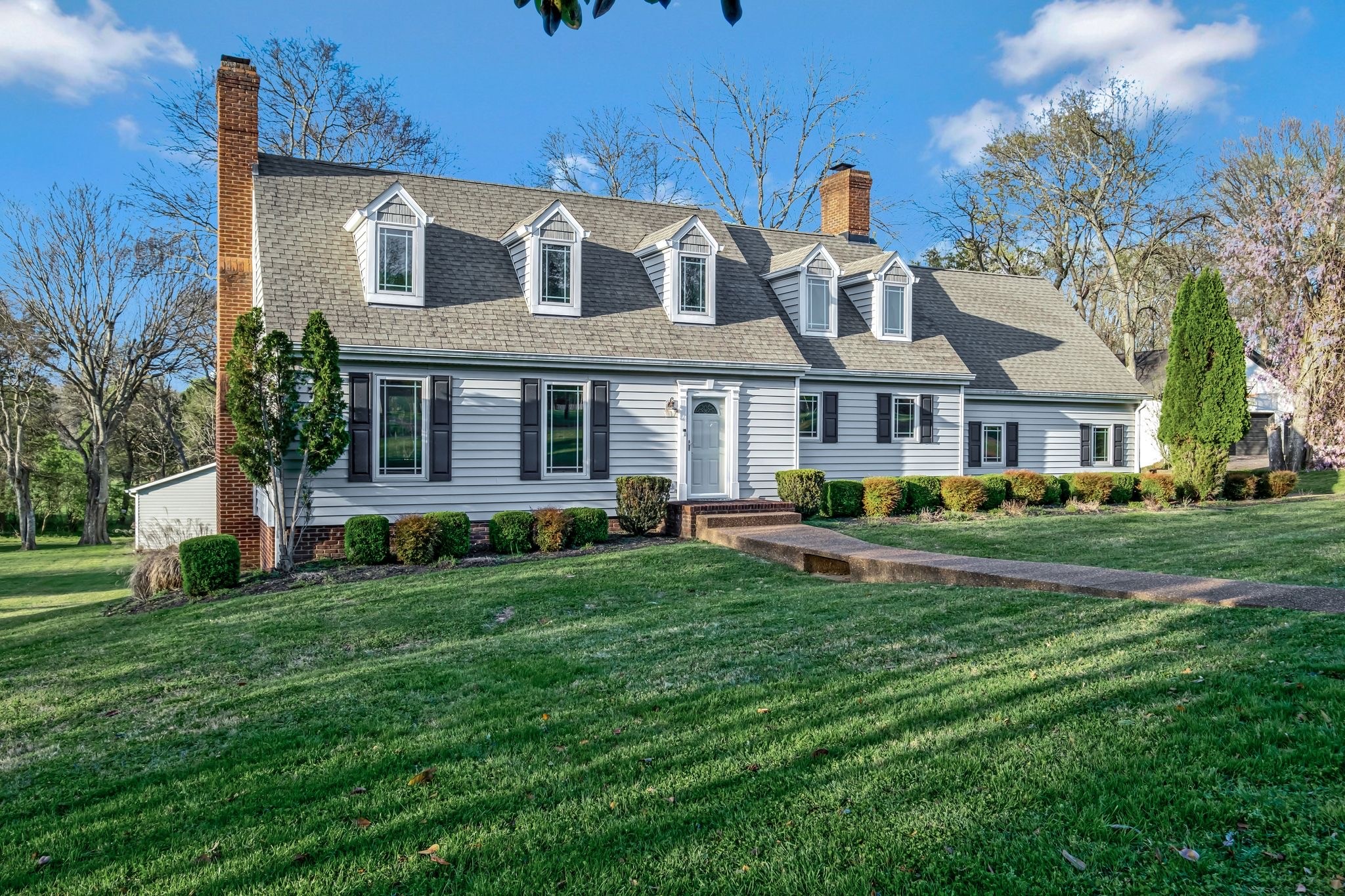 121 Grassland Dr